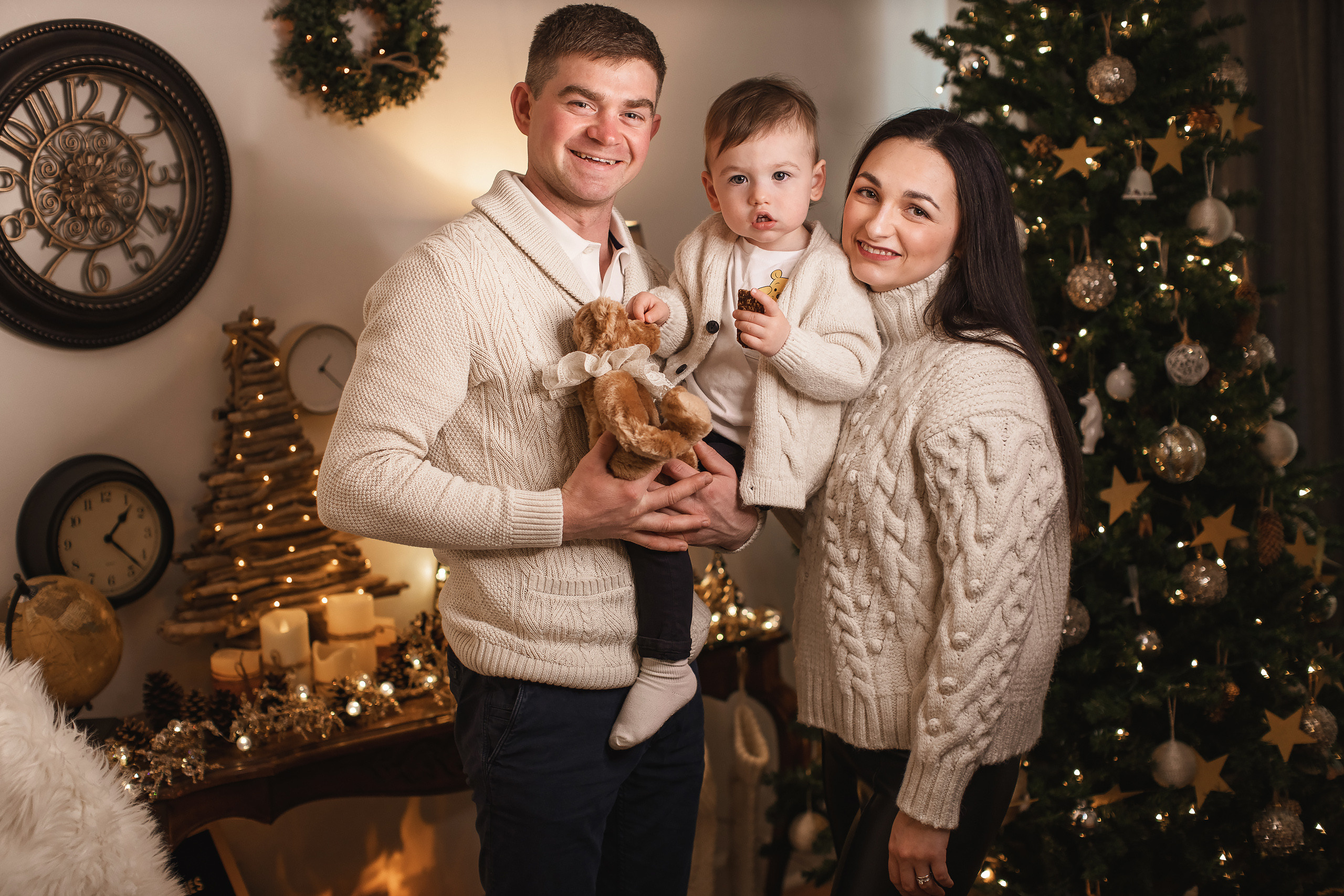 11.29.2020 Christmas Family Photoshoot 9. Wedding family event photographer in Chicago Nick Yushevich