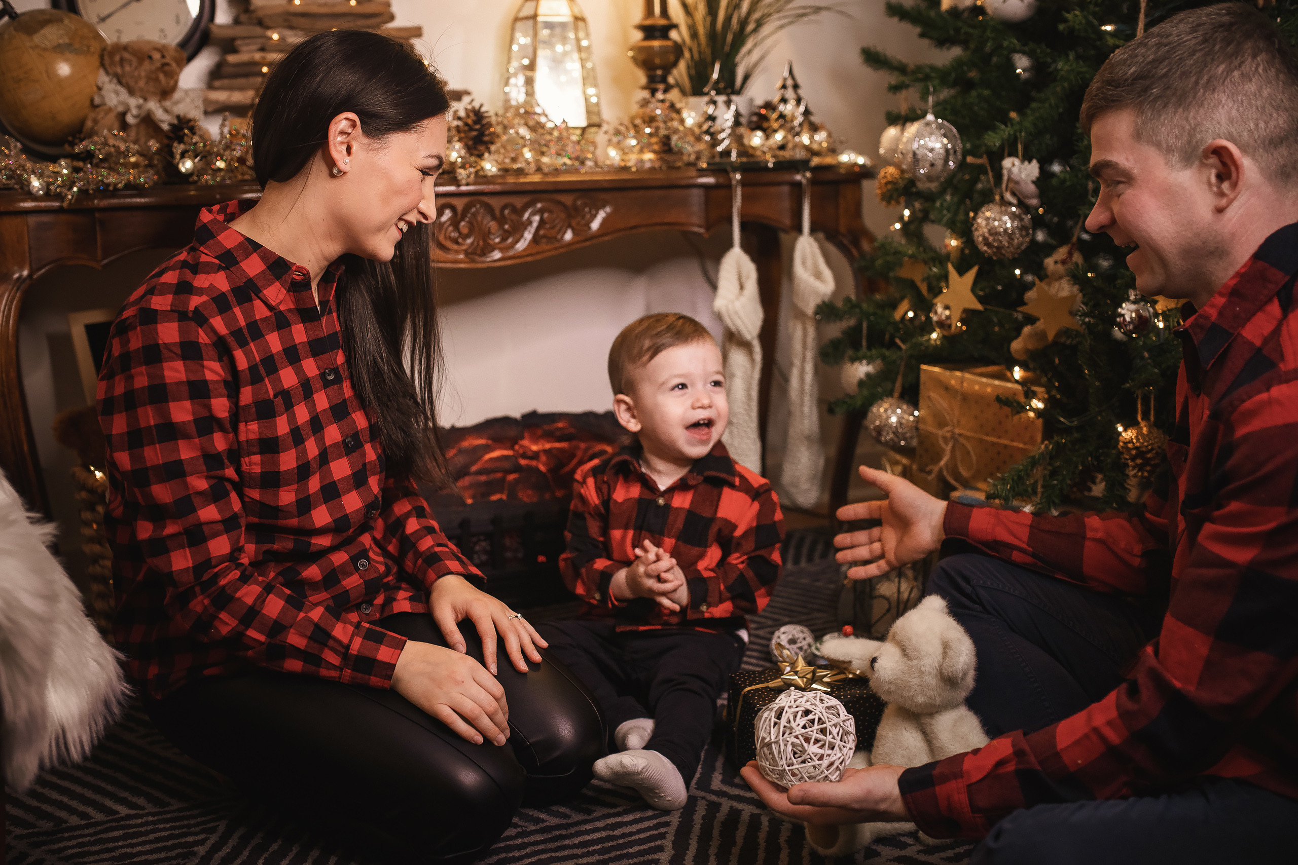 11.29.2020 Christmas Family Photoshoot 9. Wedding family event photographer in Chicago Nick Yushevich