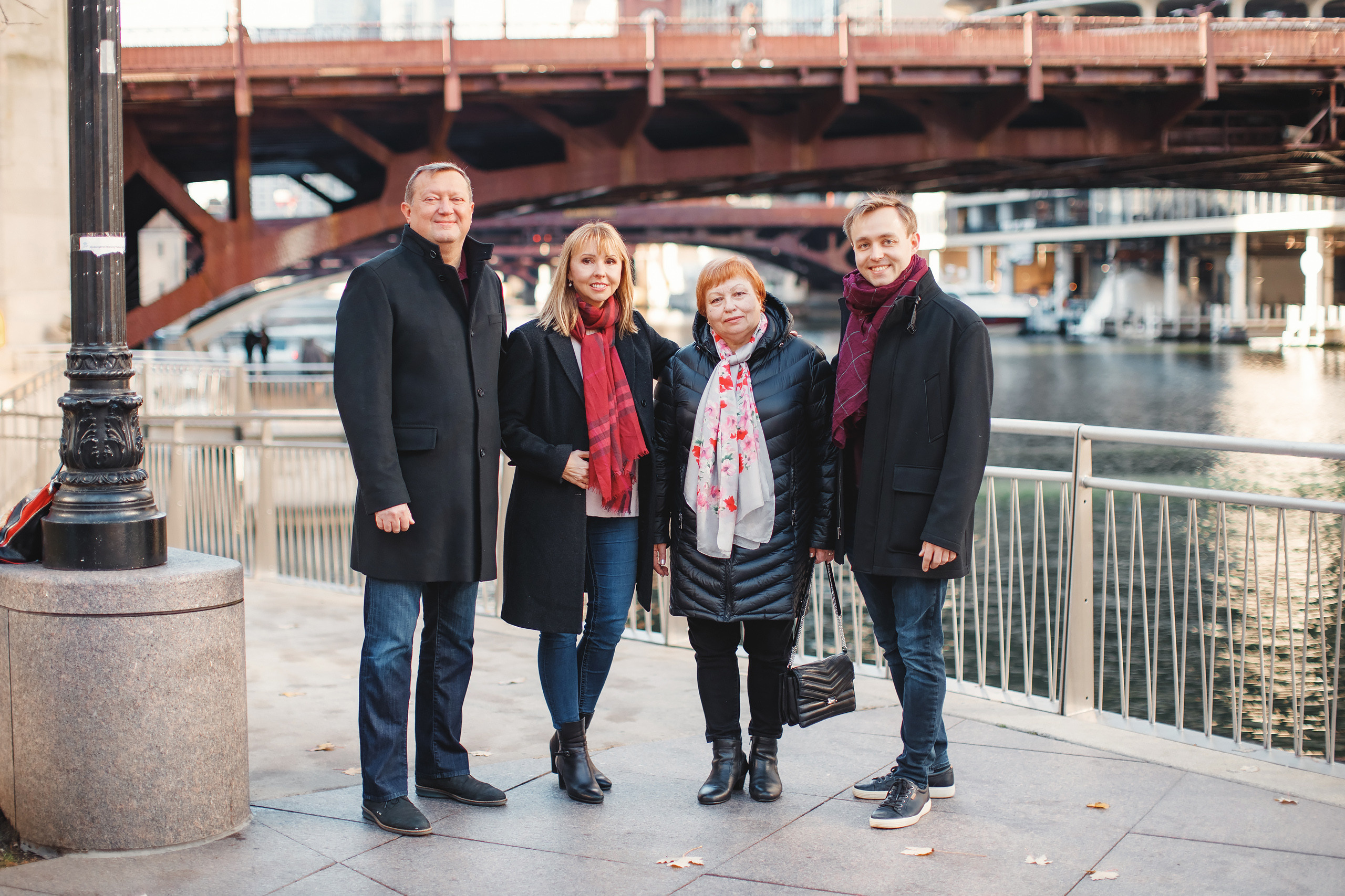 11.28.2020 Family Photoshoot. Wedding family event photographer in Chicago Nick Yushevich