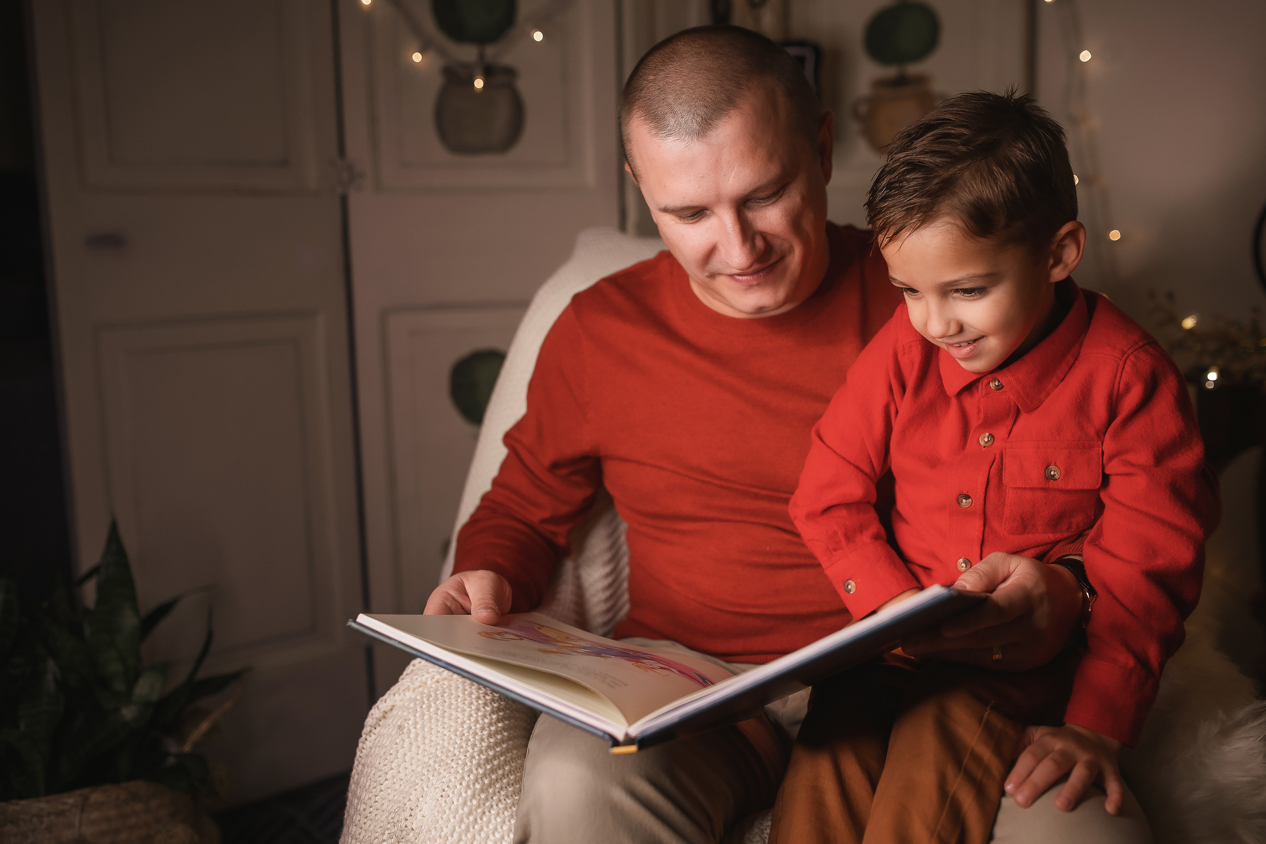 11.28.2020 Christmas Family Photoshoot 7. Wedding family event photographer in Chicago Nick Yushevich