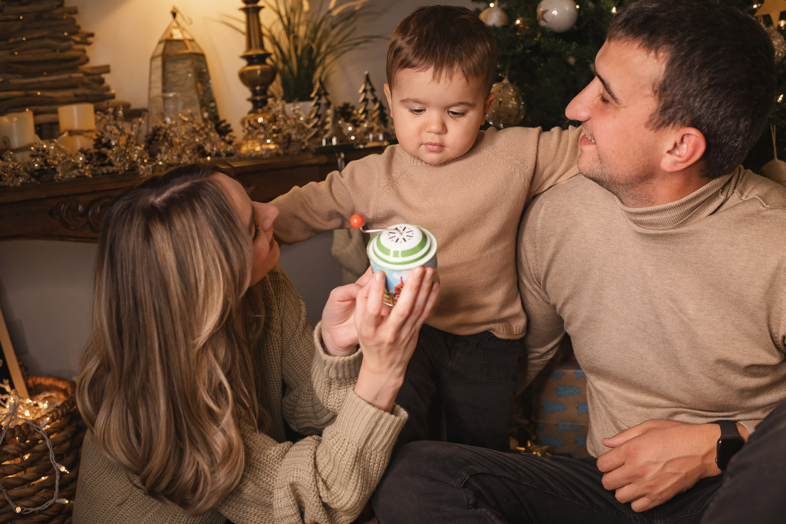 12.05.2020 Christmas Family Photoshoot 15. Wedding family event photographer in Chicago Nick Yushevich