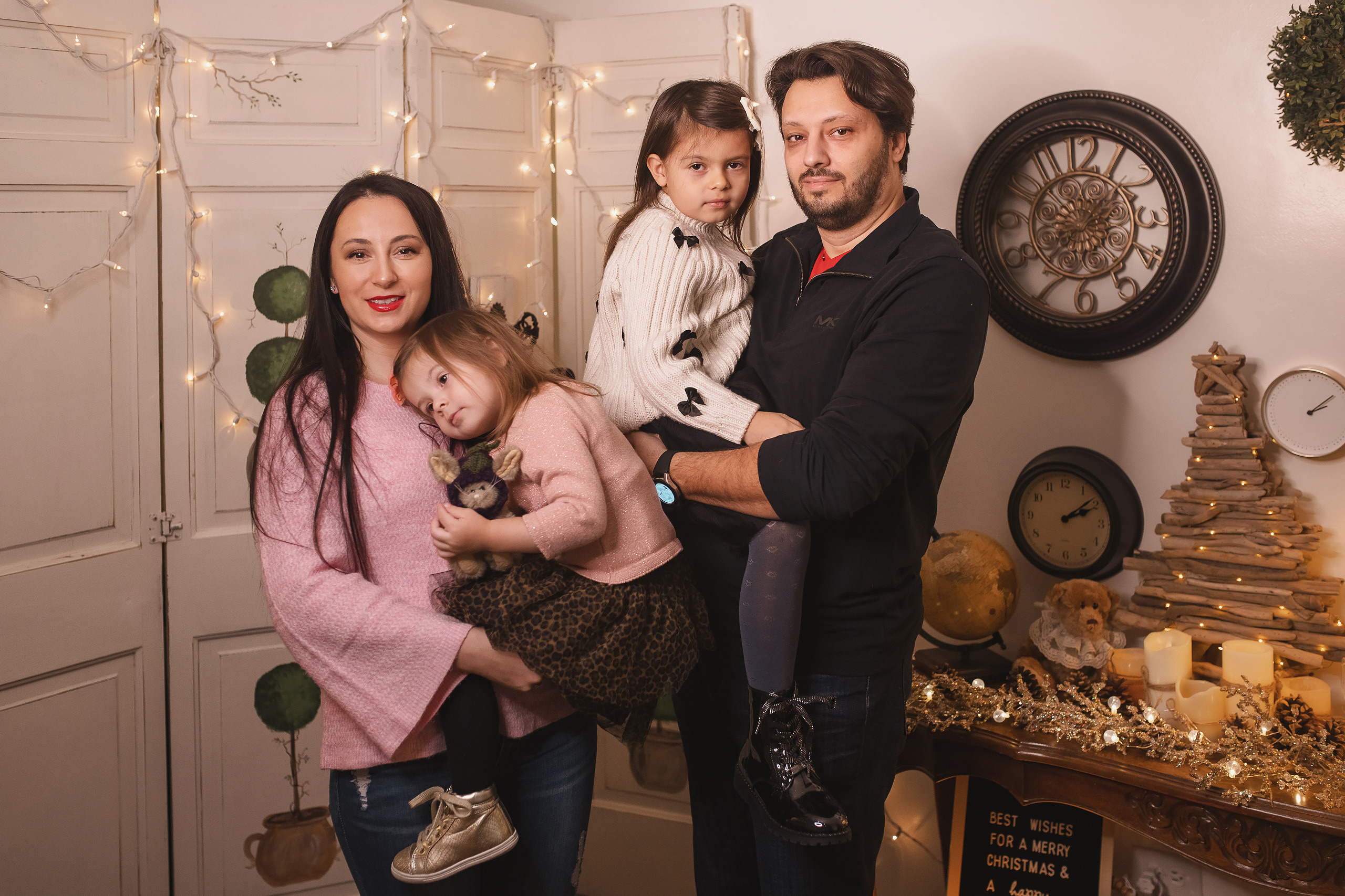 12.06.2020 Christmas Family Photoshoot 18. Wedding family event photographer in Chicago Nick Yushevich