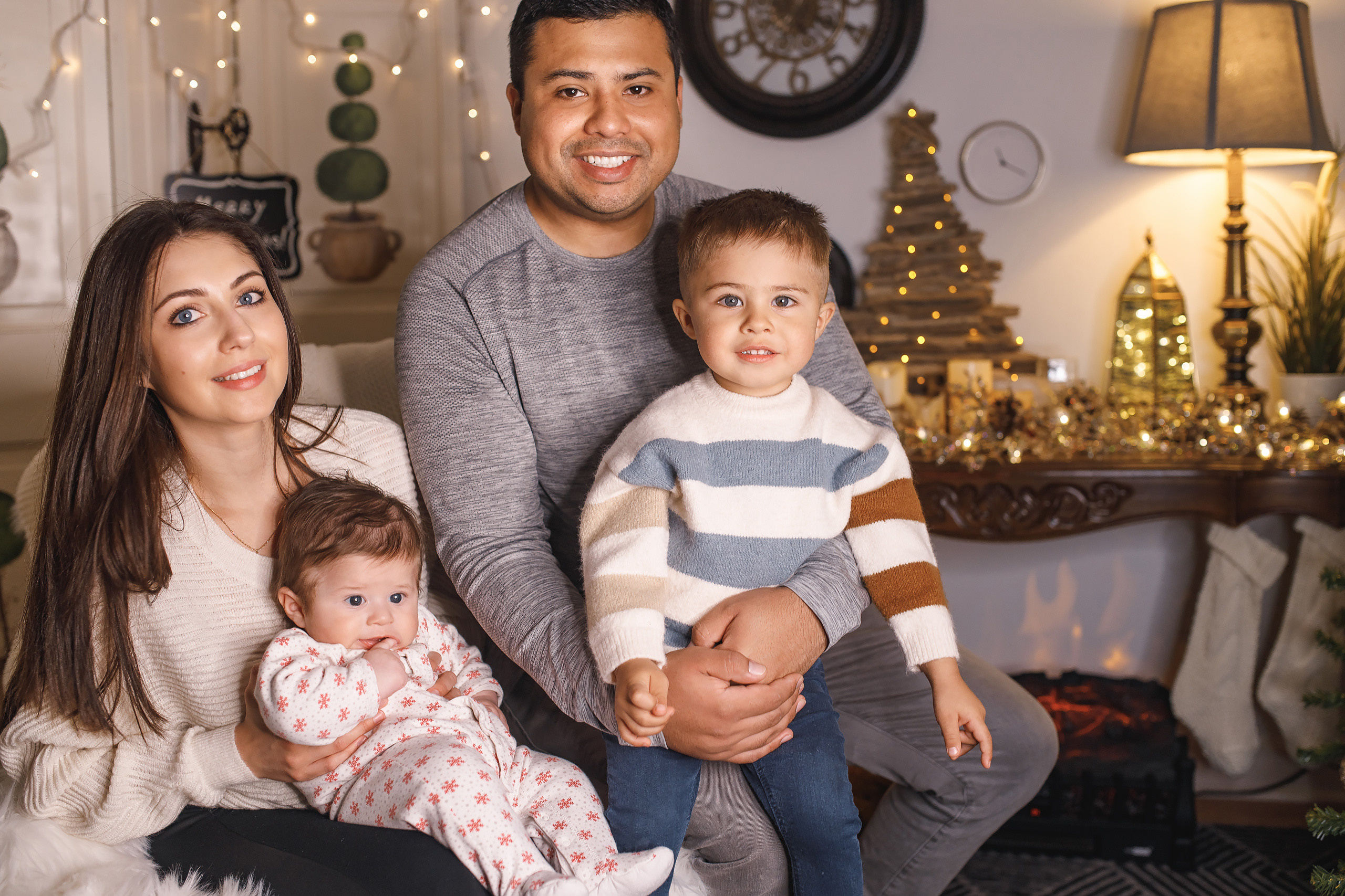 11.15.2020 Christmas Family Photoshoot 2. Wedding family event photographer in Chicago Nick Yushevich