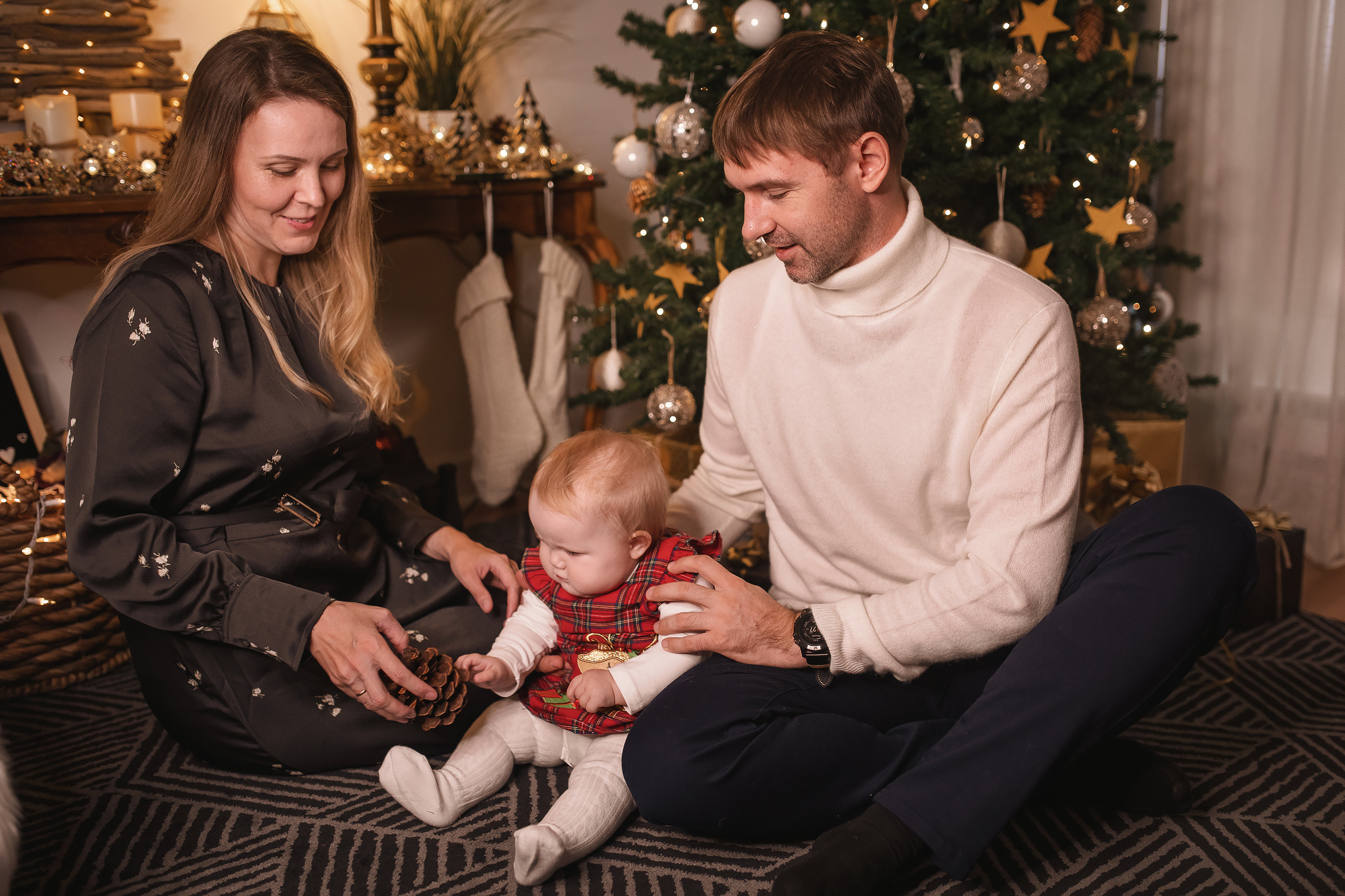 12.05.2020 Christmas Family Photoshoot 11. Wedding family event photographer in Chicago Nick Yushevich