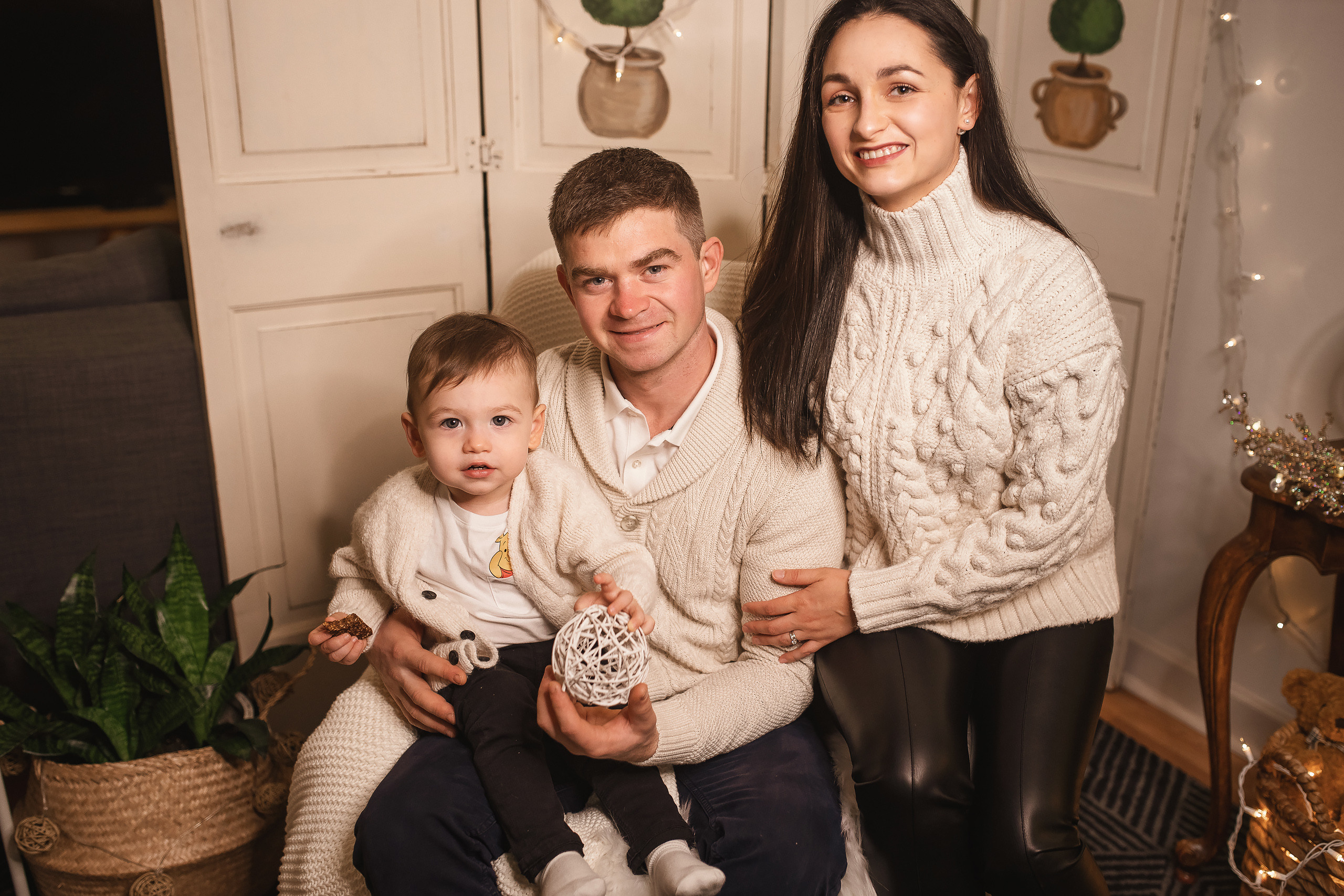 11.29.2020 Christmas Family Photoshoot 9. Wedding family event photographer in Chicago Nick Yushevich