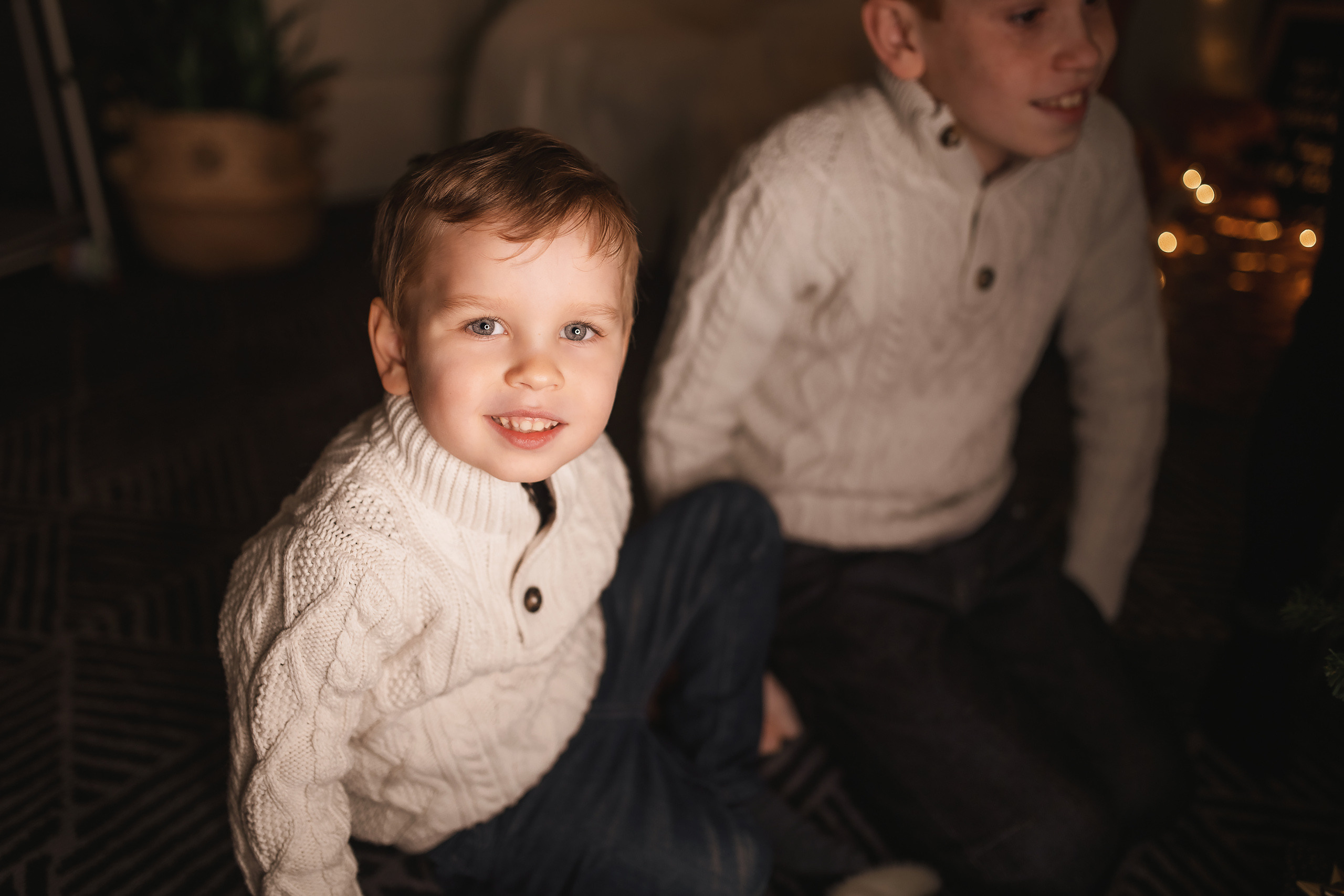 11.28.2020 Christmas Family Photoshoot 5. Wedding family event photographer in Chicago Nick Yushevich