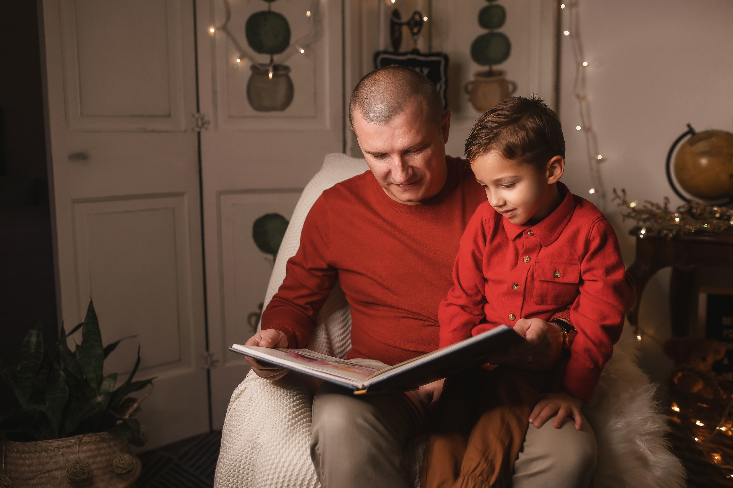 11.28.2020 Christmas Family Photoshoot 7. Wedding family event photographer in Chicago Nick Yushevich