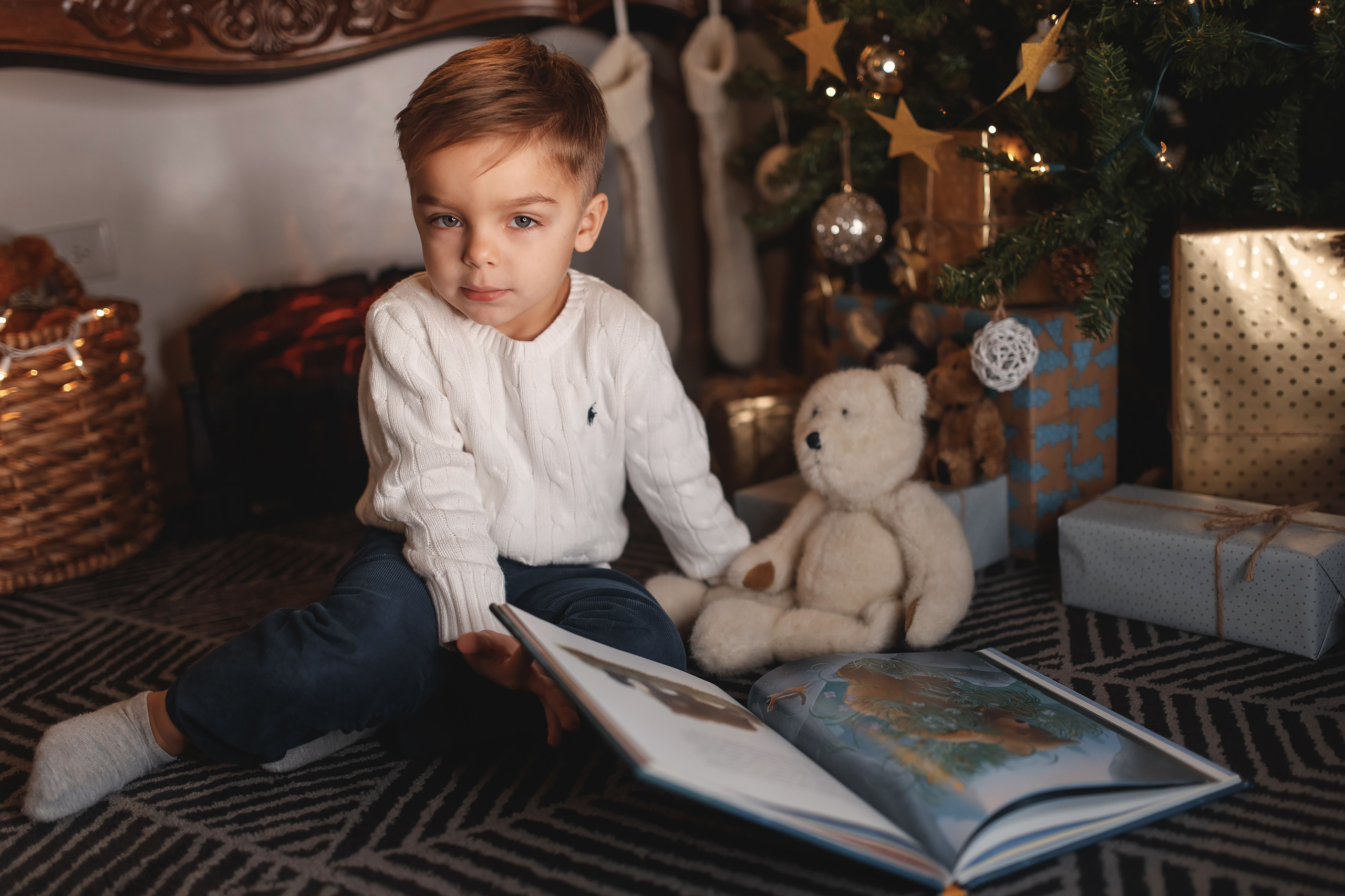 12.13.2020 Christmas Family Photoshoot 21. Wedding family event photographer in Chicago Nick Yushevich