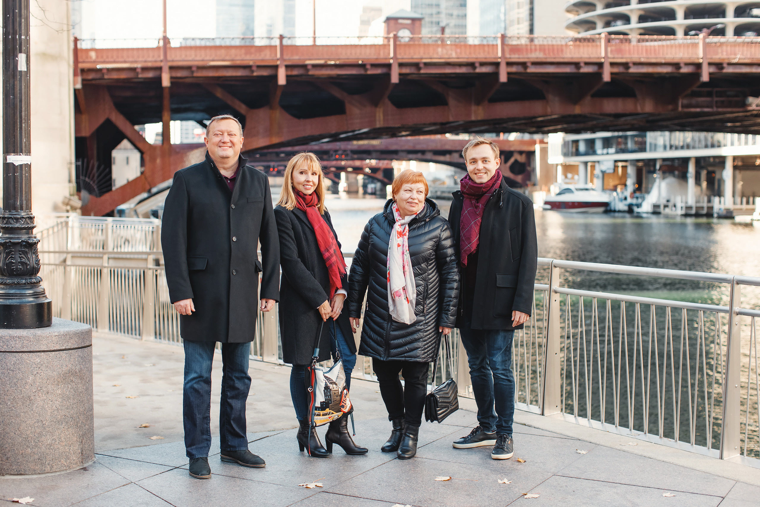 11.28.2020 Family Photoshoot. Wedding family event photographer in Chicago Nick Yushevich