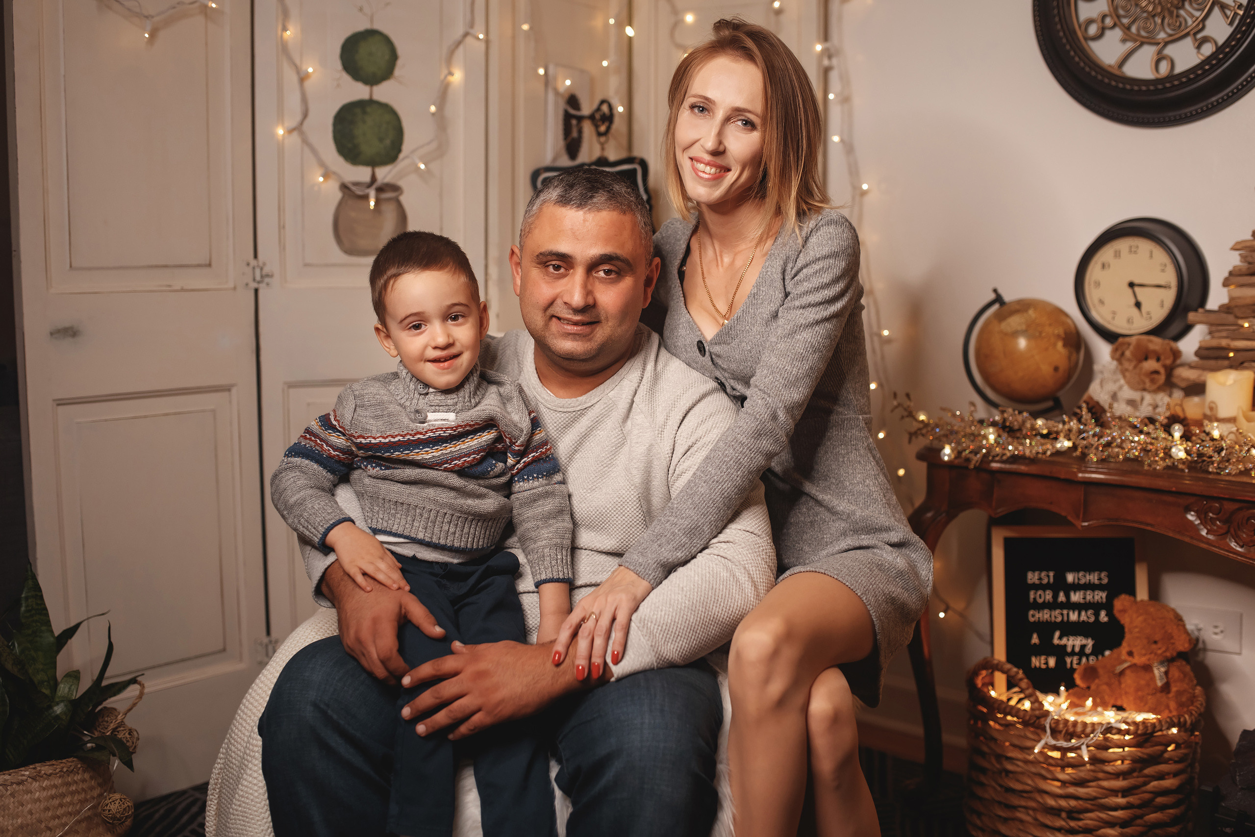 12.11.2020 Christmas Family Photoshoot 19. Wedding family event photographer in Chicago Nick Yushevich