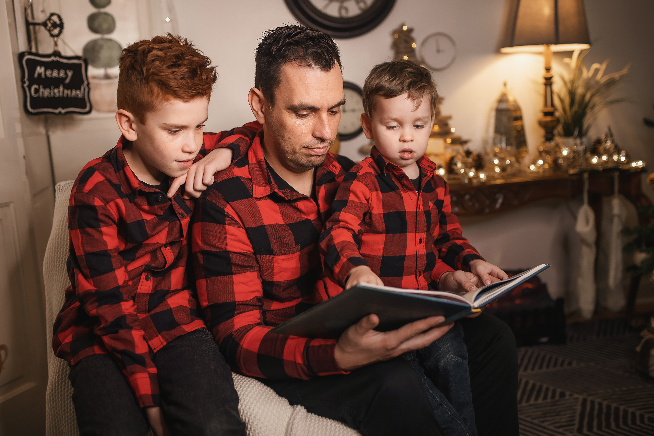 11.28.2020 Christmas Family Photoshoot 5. Wedding family event photographer in Chicago Nick Yushevich