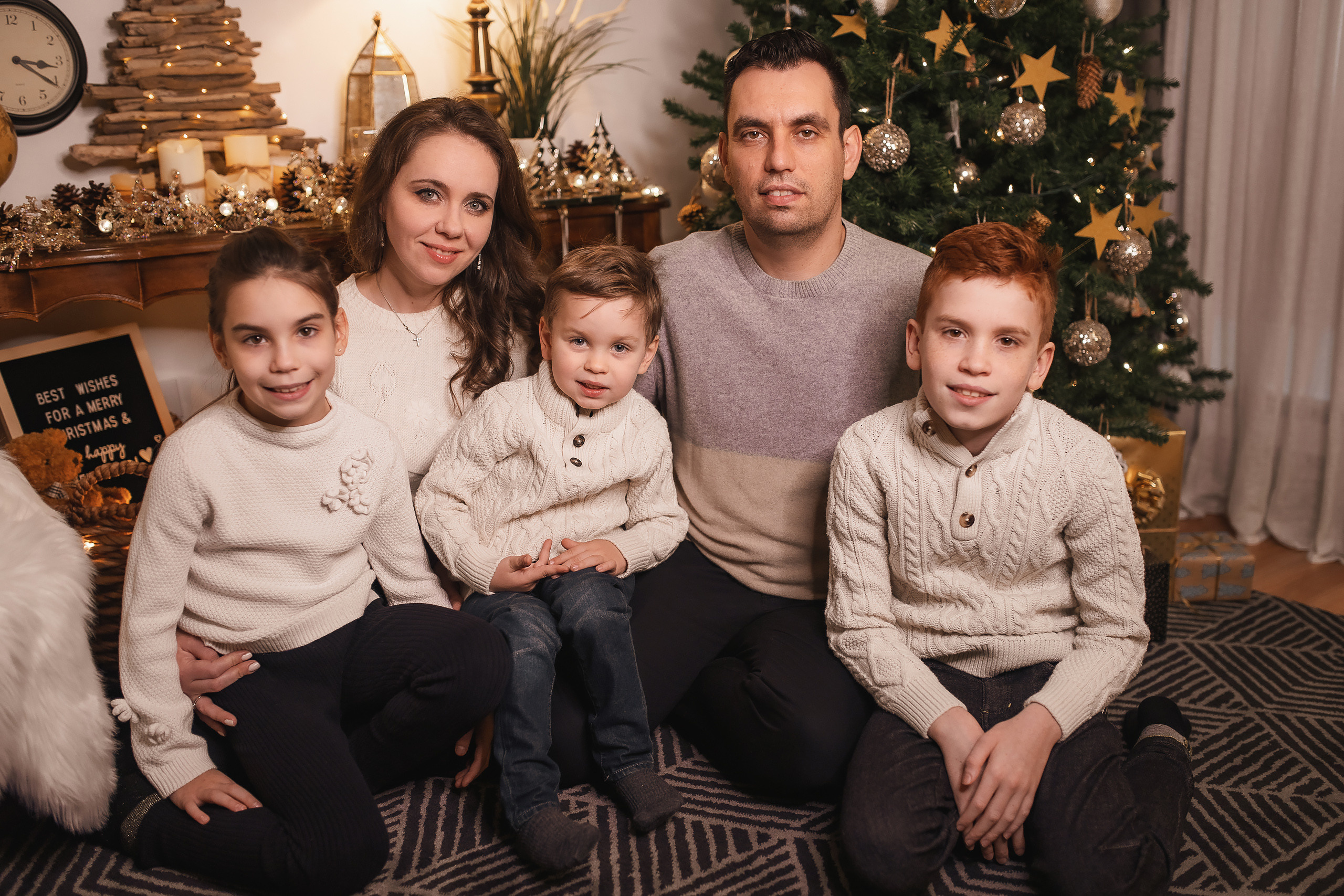 11.28.2020 Christmas Family Photoshoot 5. Wedding family event photographer in Chicago Nick Yushevich