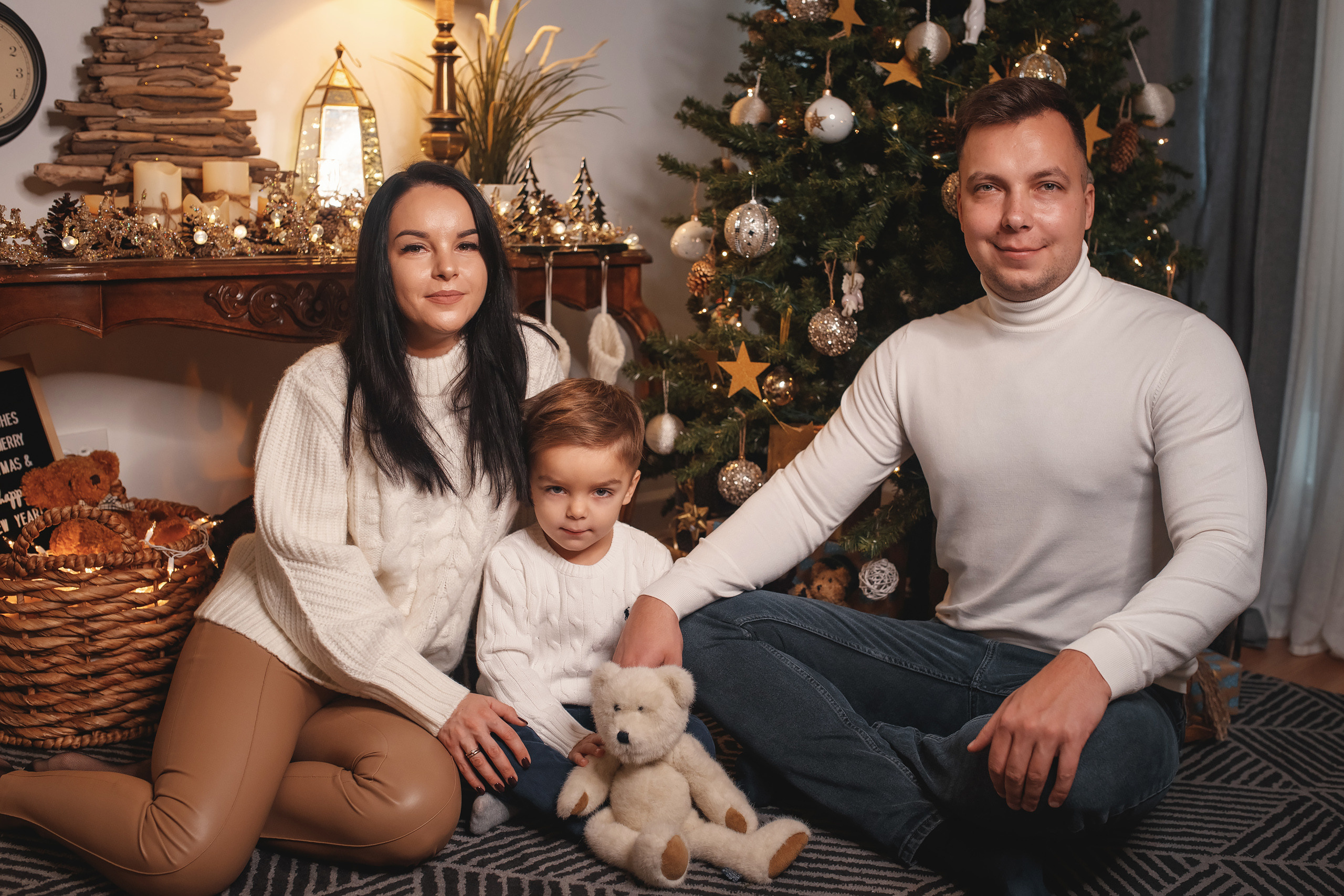 12.13.2020 Christmas Family Photoshoot 21. Wedding family event photographer in Chicago Nick Yushevich