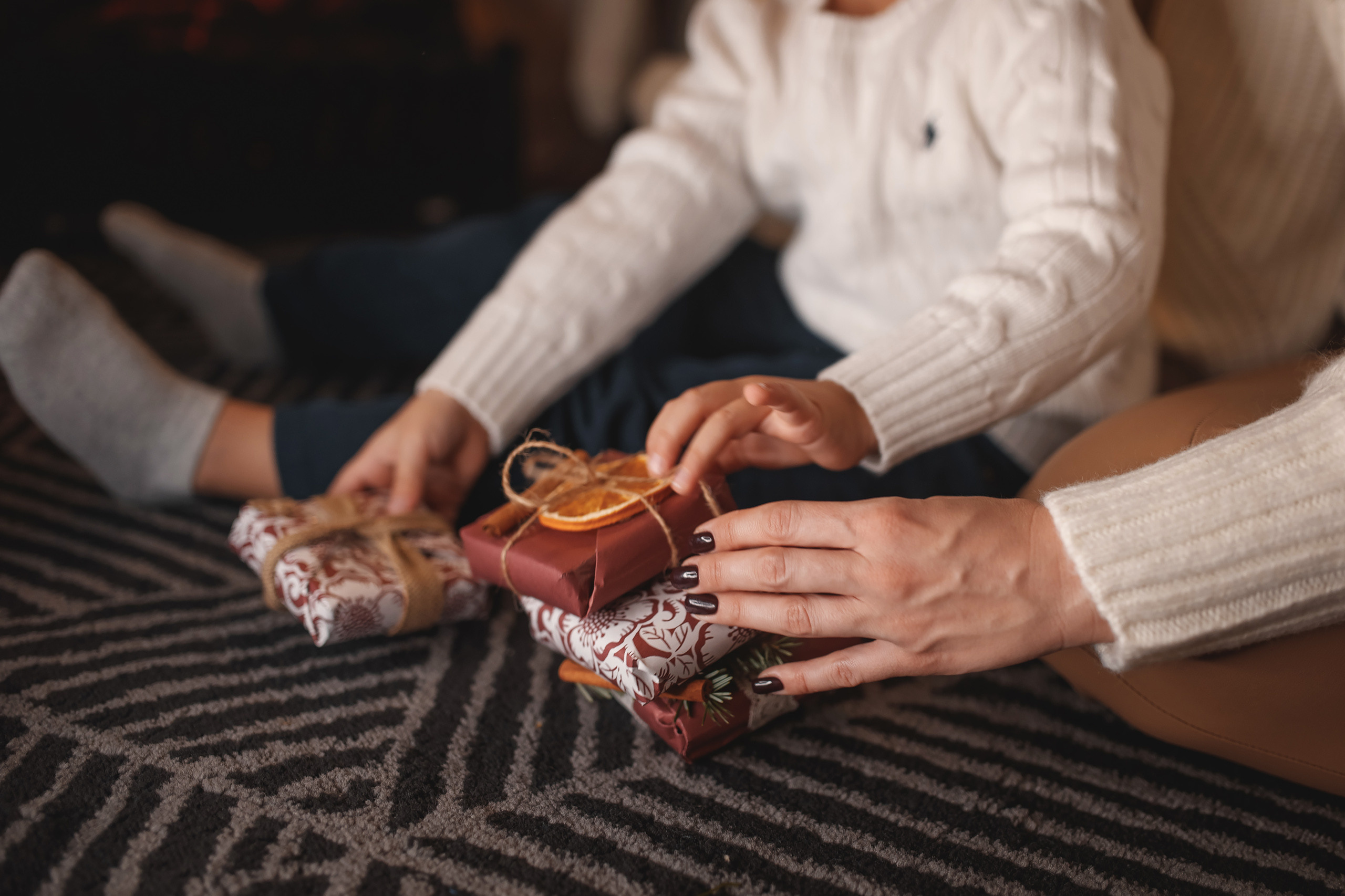 12.13.2020 Christmas Family Photoshoot 21. Wedding family event photographer in Chicago Nick Yushevich