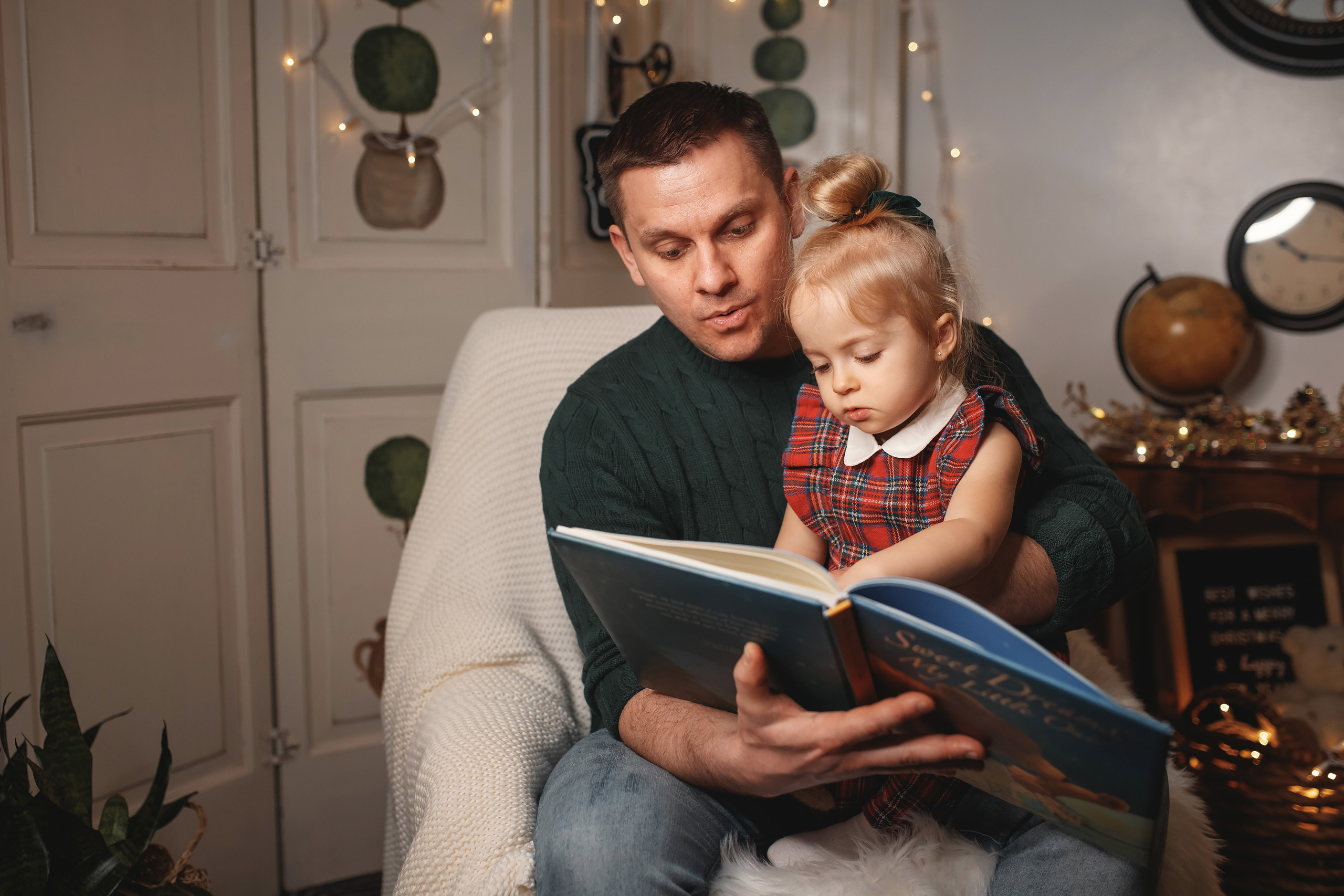 12132020 Christmas Family Photoshoot 20. Wedding family event photographer in Chicago Nick Yushevich