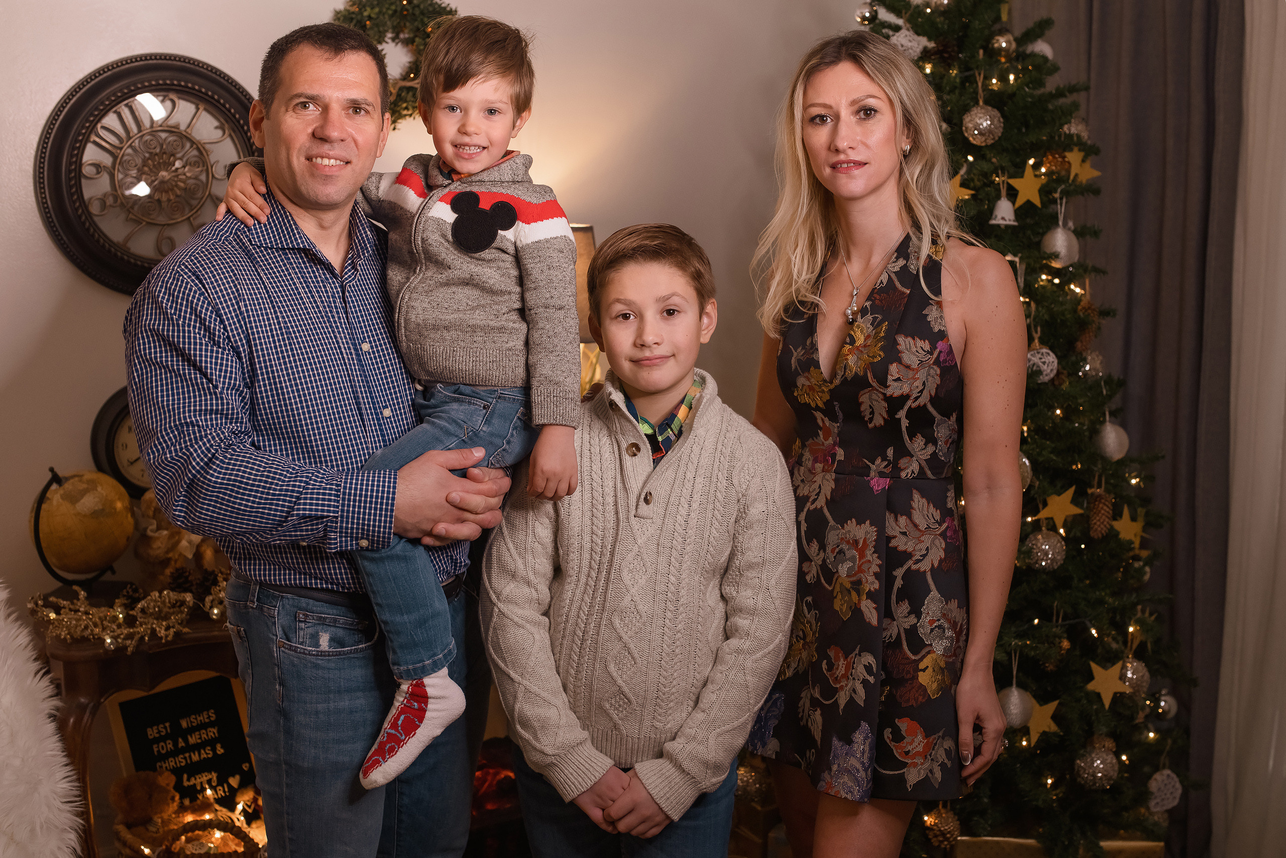 12.05.2020 Christmas Family Photoshoot 13. Wedding family event photographer in Chicago Nick Yushevich