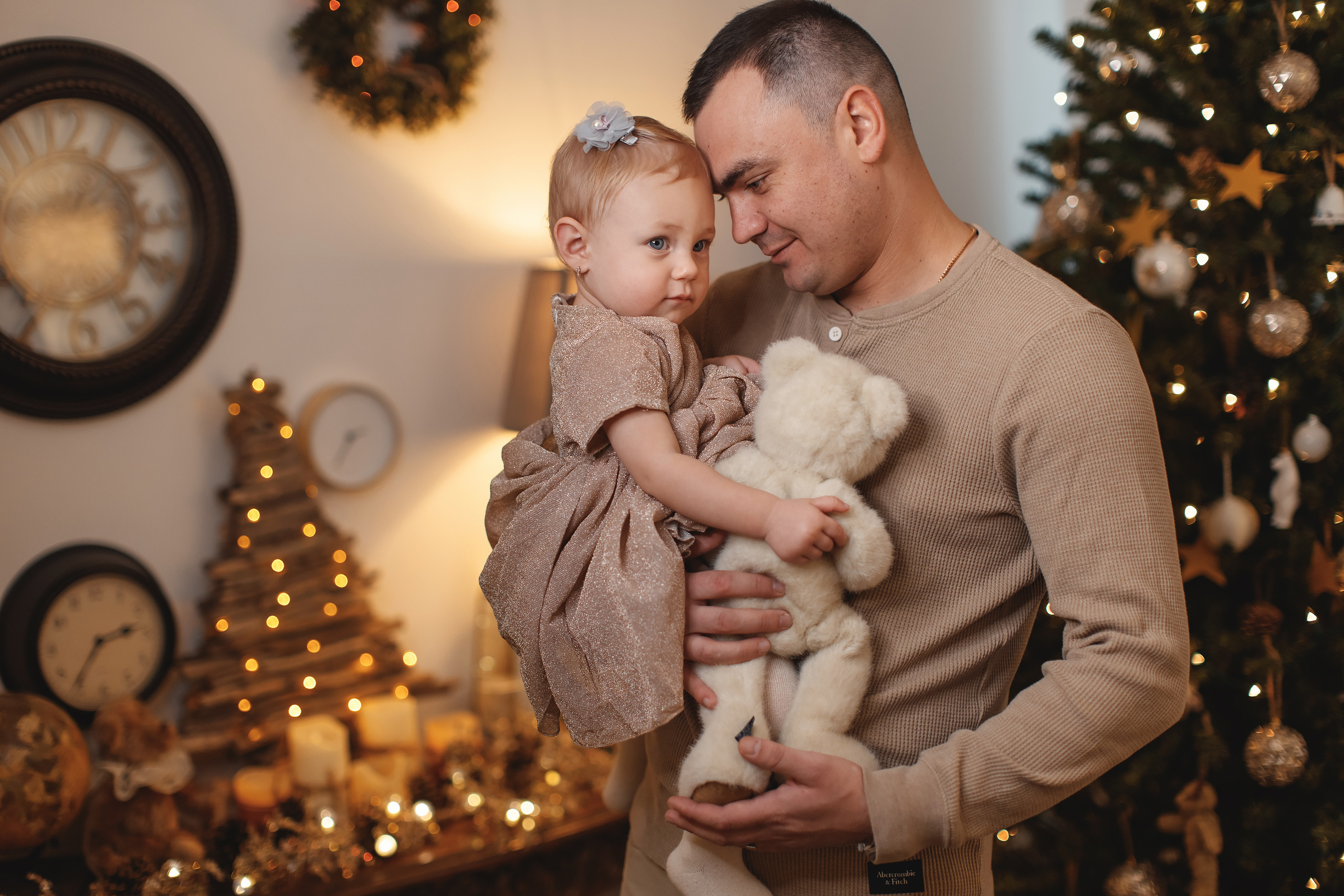 12.13.2020 Christmas Family Photoshoot 23. Wedding family event photographer in Chicago Nick Yushevich