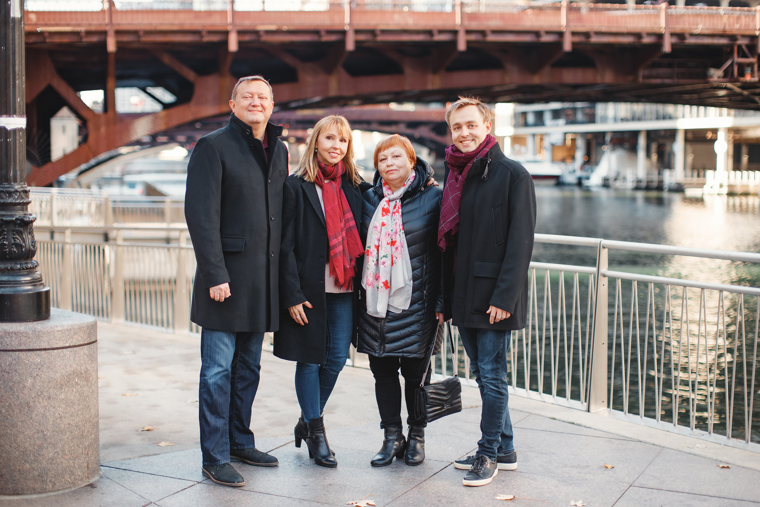 11.28.2020 Family Photoshoot. Wedding family event photographer in Chicago Nick Yushevich