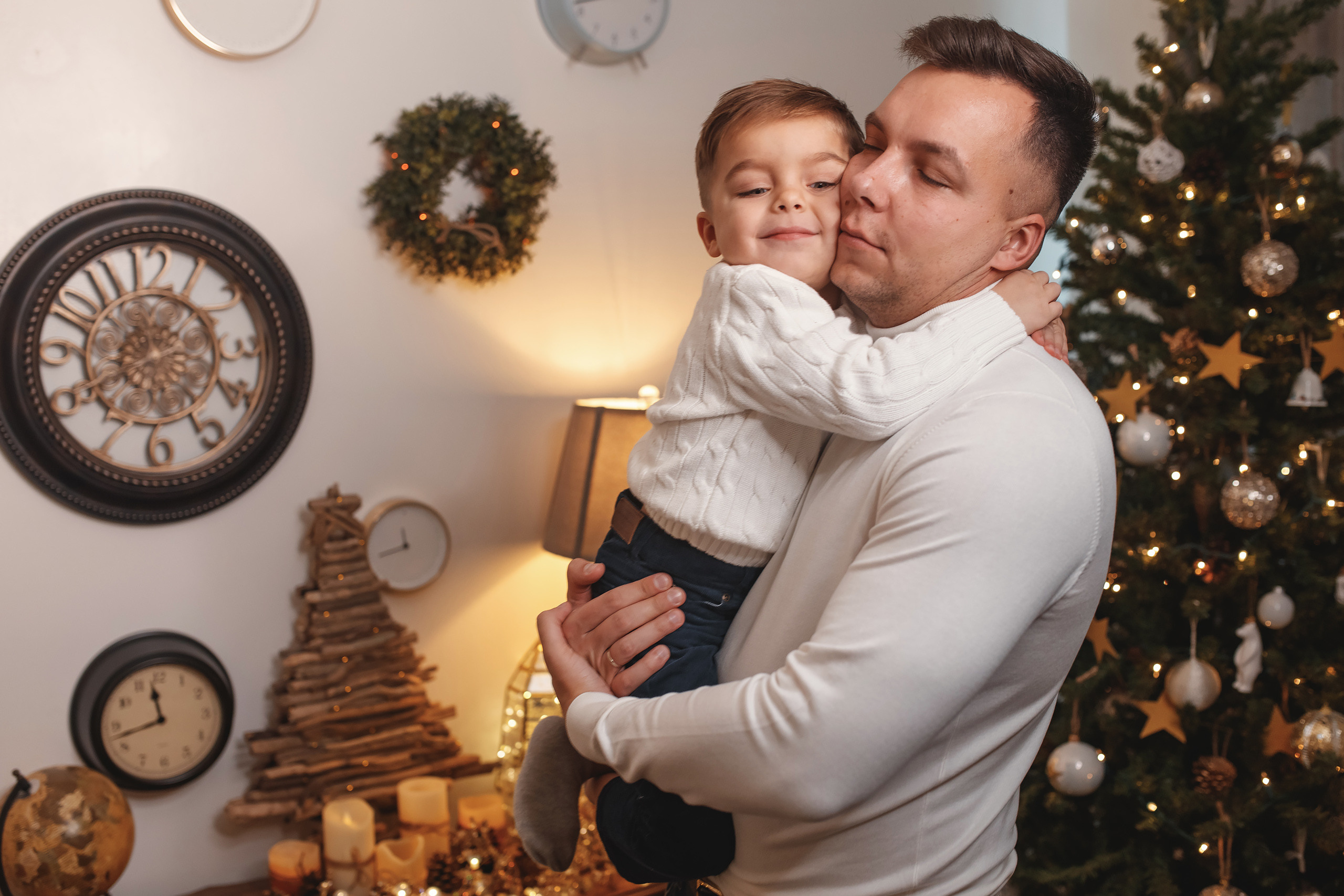 12.13.2020 Christmas Family Photoshoot 21. Wedding family event photographer in Chicago Nick Yushevich