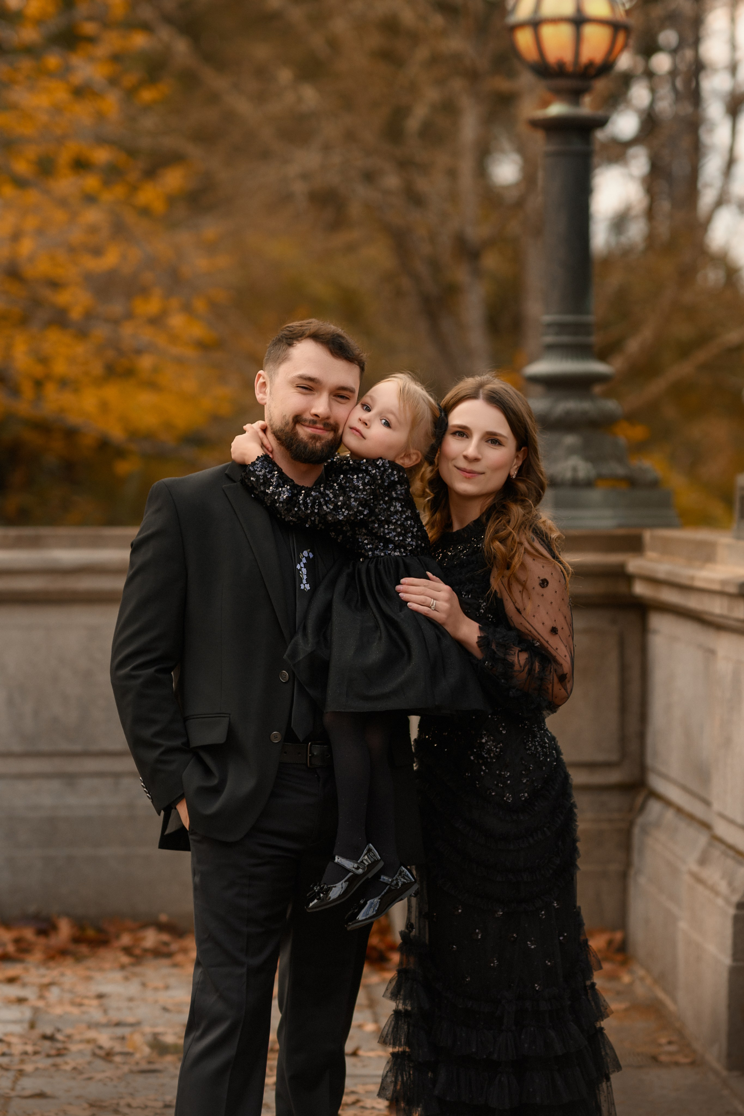 Family of Mark & Virsavia. Wedding & family photography in Seattle area. Helen Michelle photographer