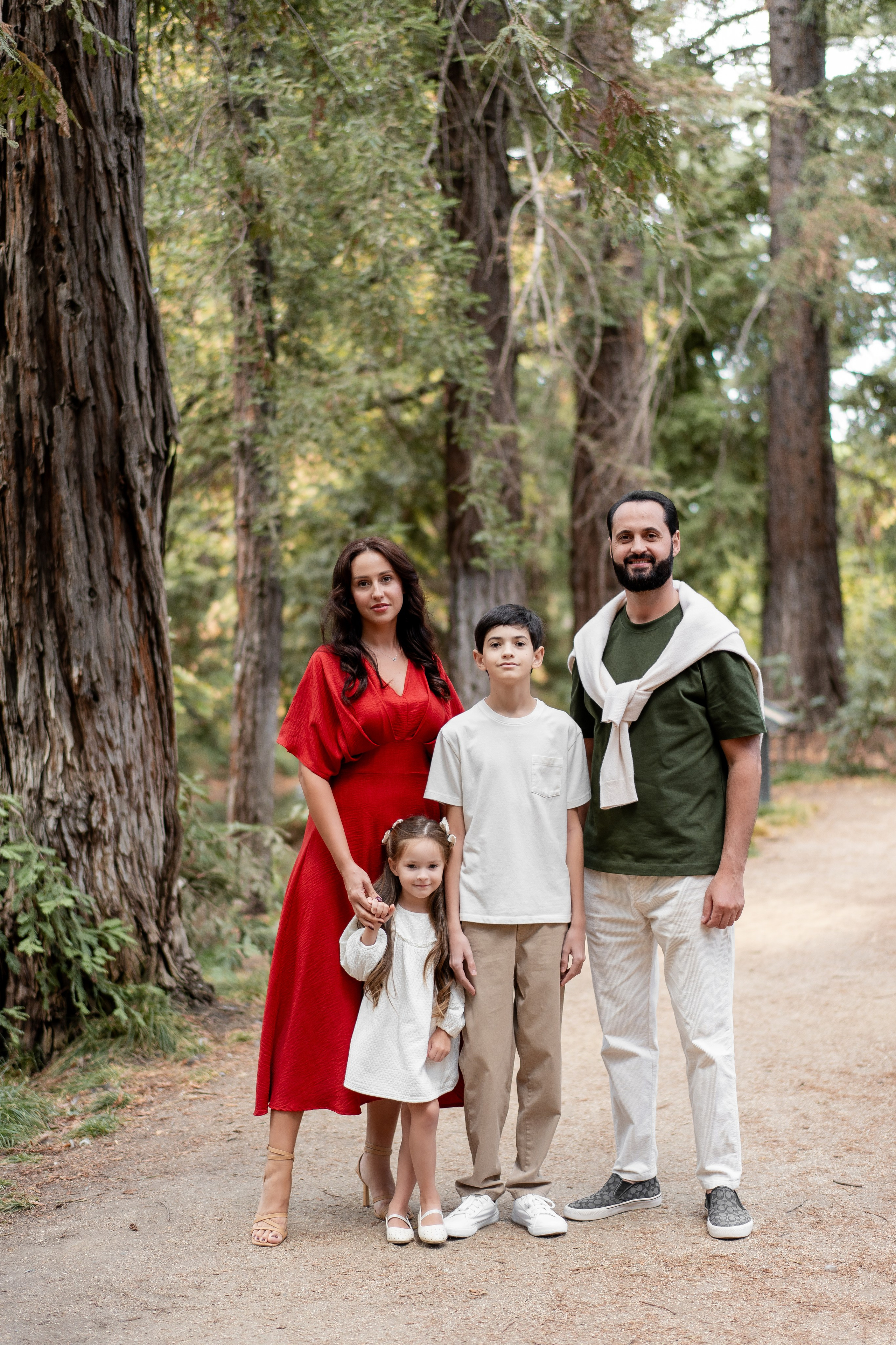 Mikhailov family. Family photographer in Sacramento | Sofia Pavenko