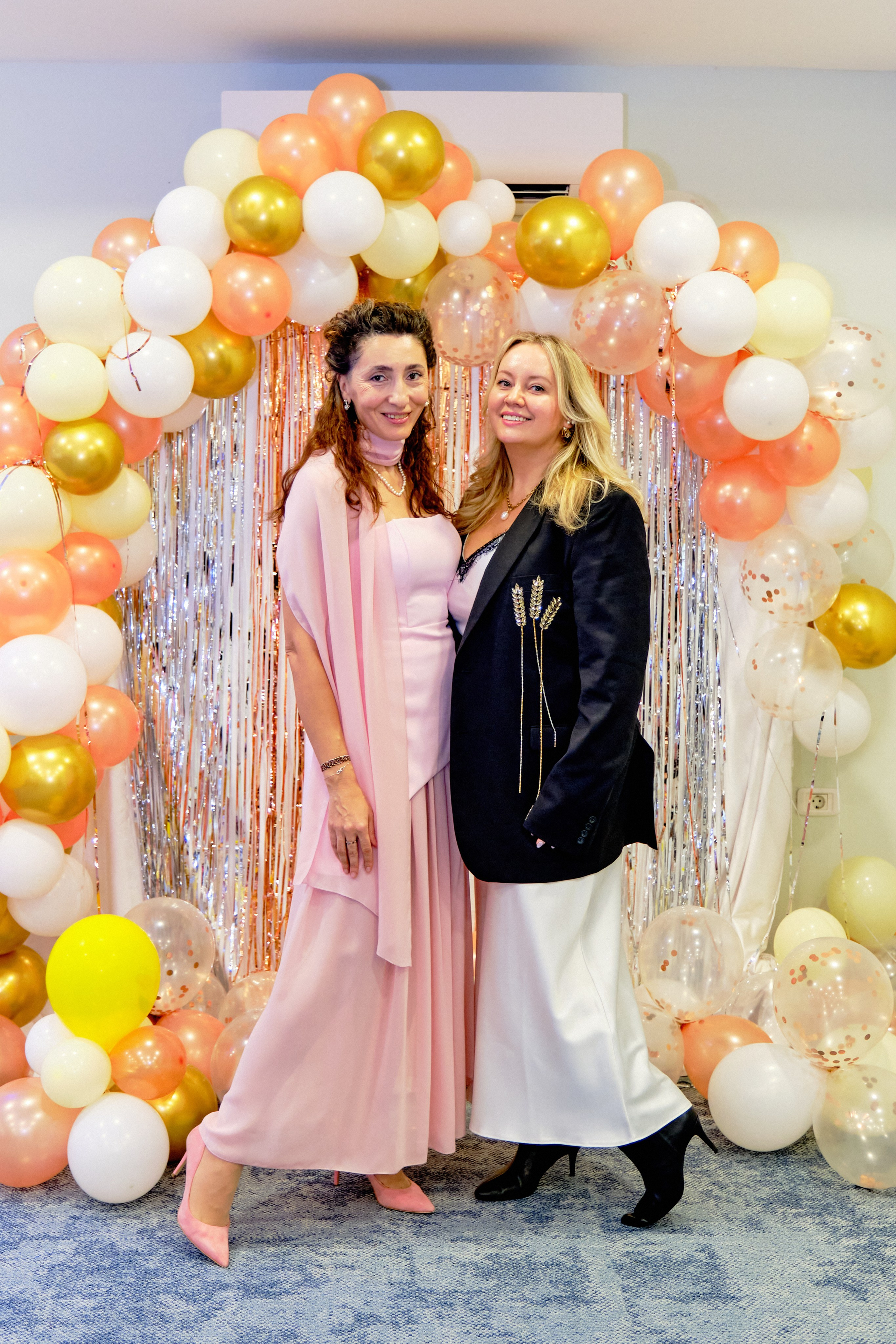 Фоторепортаж з благодійного Новорічного балу у Чорногорії. Портретний фотограф Альона Новгородцева