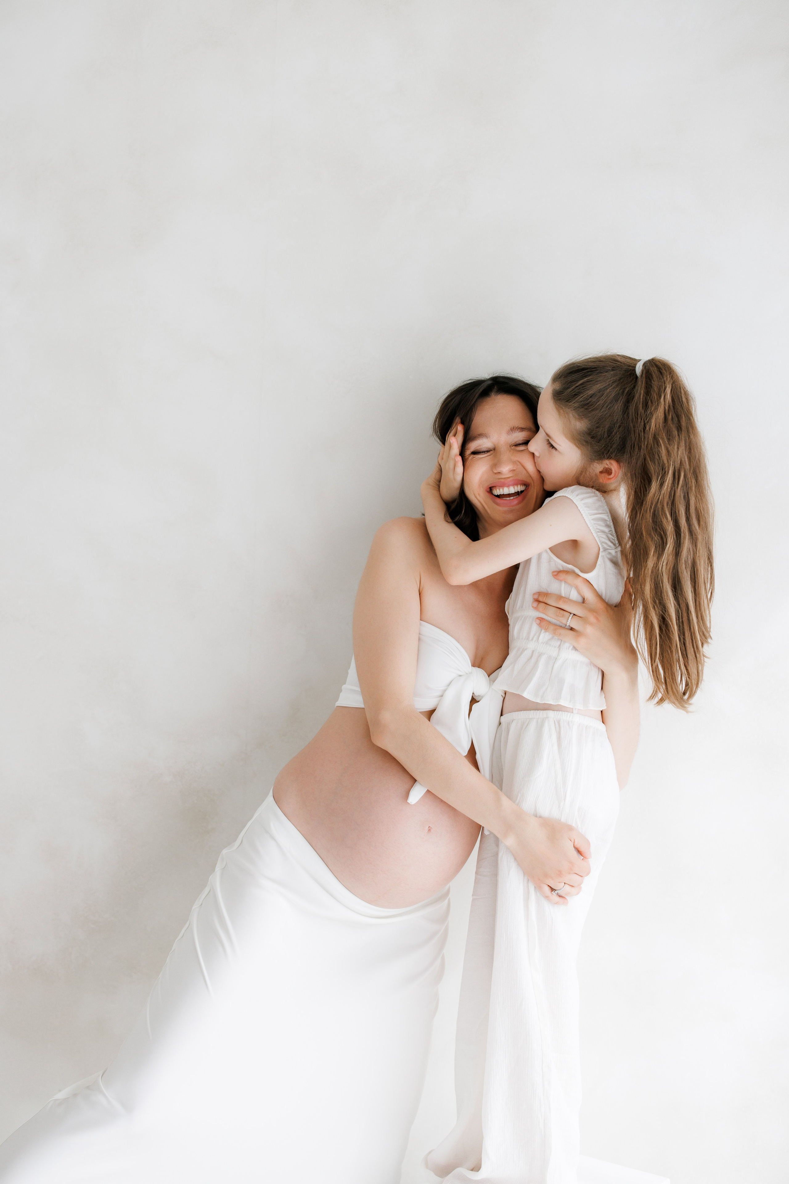 Professionelle Schwangerschaftsfotografie in Zürich & Uster — natürlich, modern und unvergesslich. Wedding and Family Photographer Switzerland and Italy. Valeria Diaz