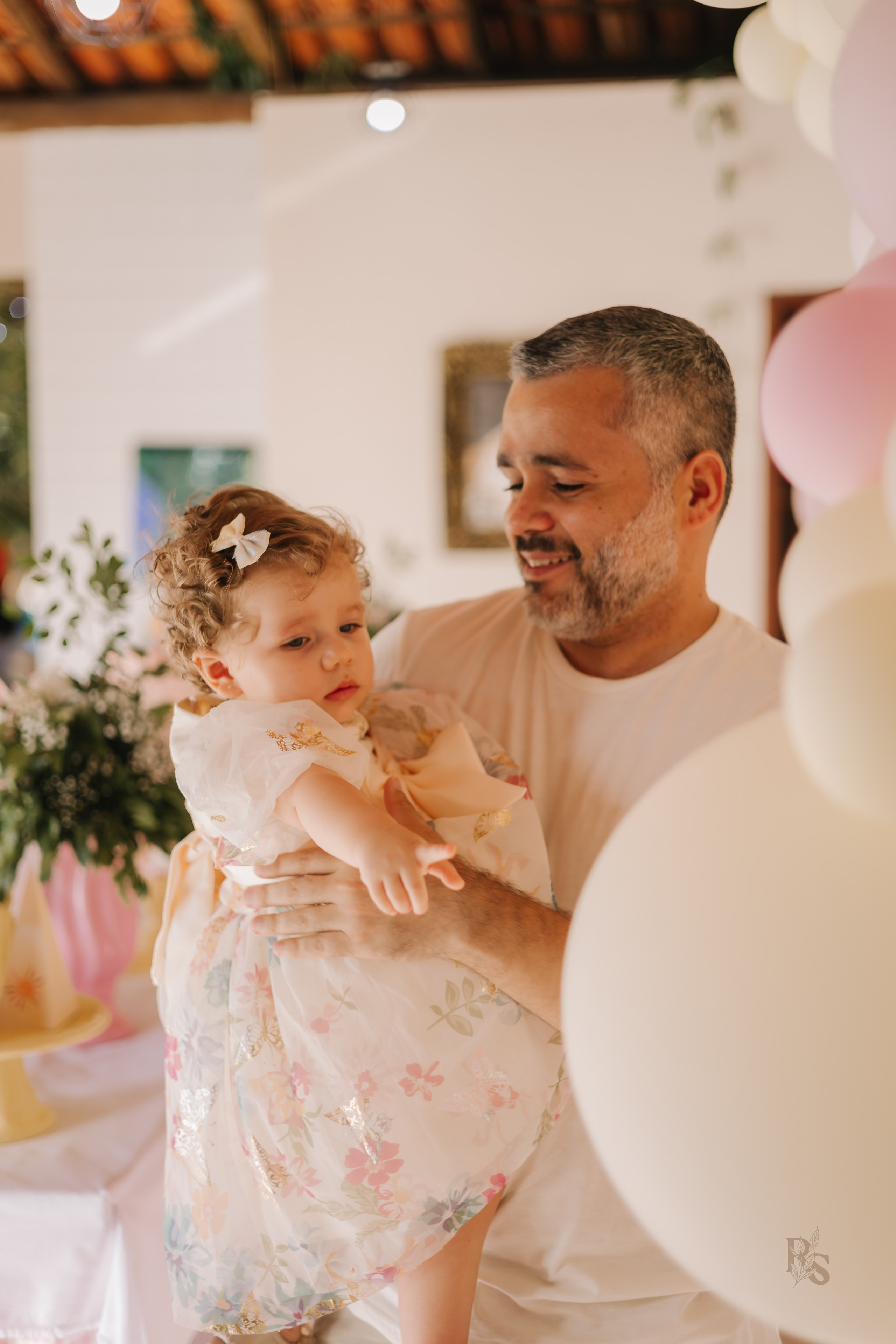 Aurora — 1 ano. Fotógrafo Richard Silvestre — Casamentos na Bahia