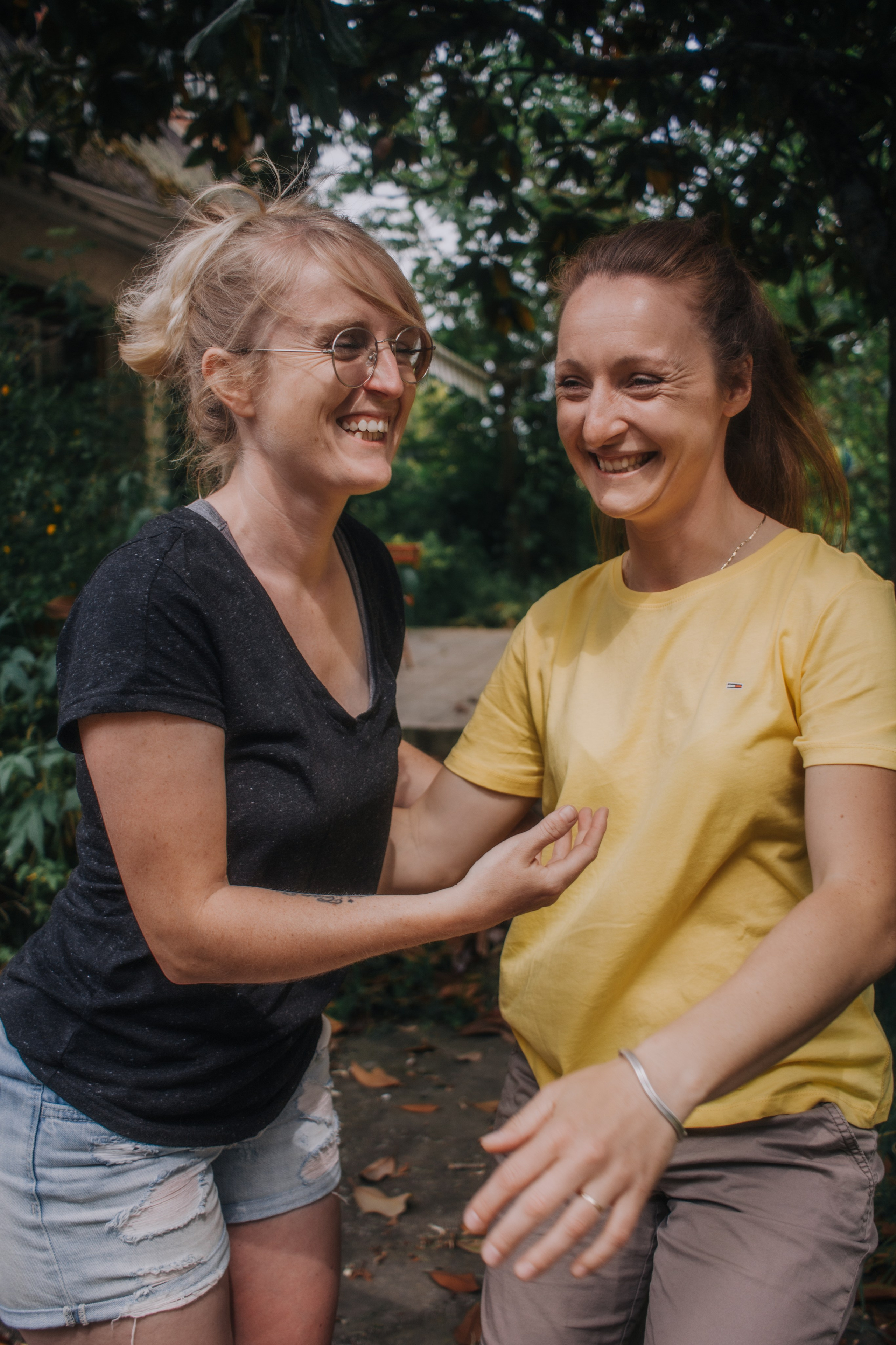 Anais et Tiffany. Photographe professionnelle à Poitiers, Tours et Châtellerault | Studio photo entre Poitiers et Tours – portraits, familles, entreprises, ma
