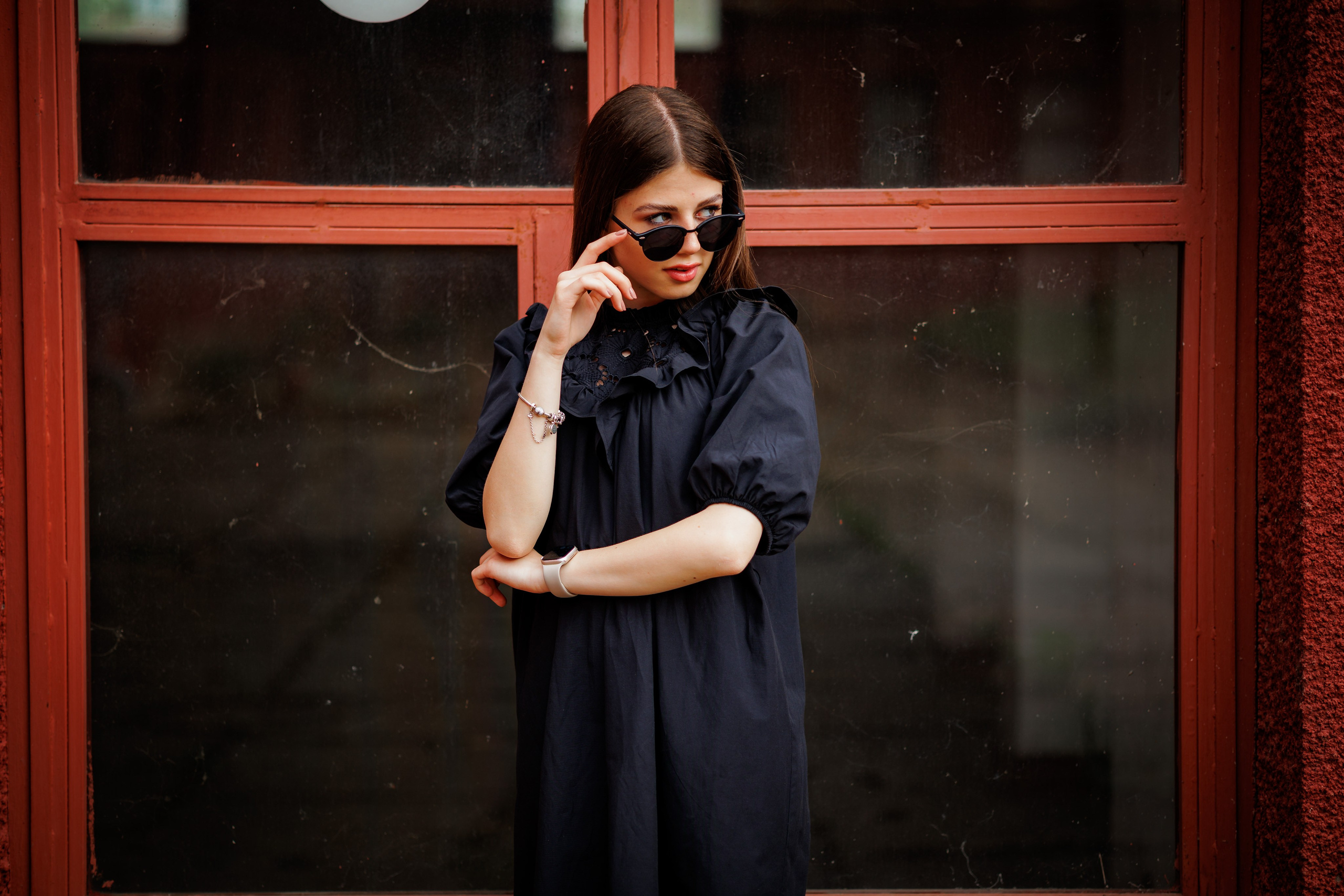 Teba 200 lei/ toată clasa. Trendy Albums