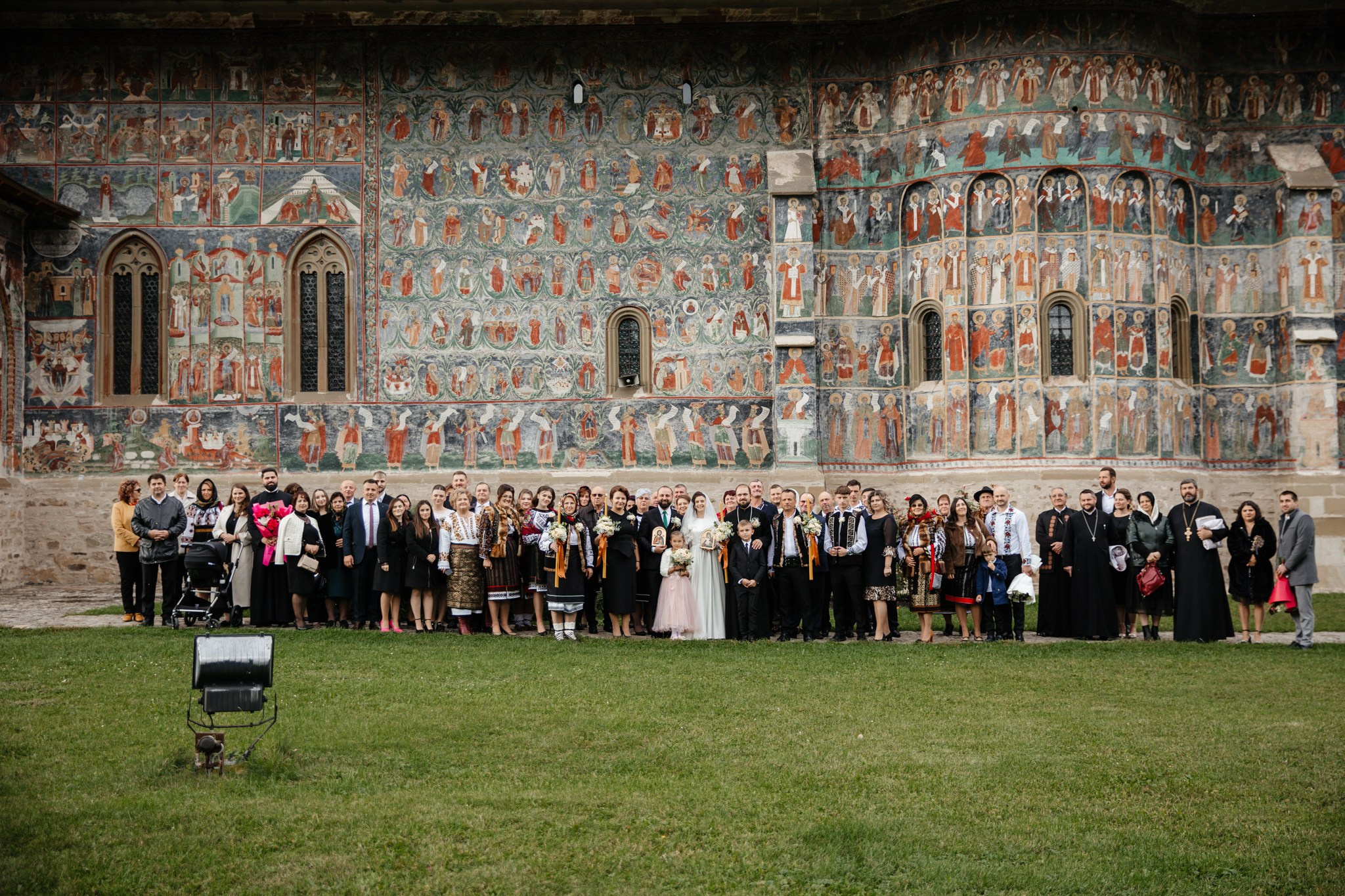 Nunta de Poveste la Sucevița: Cristi și Andreea. Servicii foto-video profesionale, pentru momente de neuitat