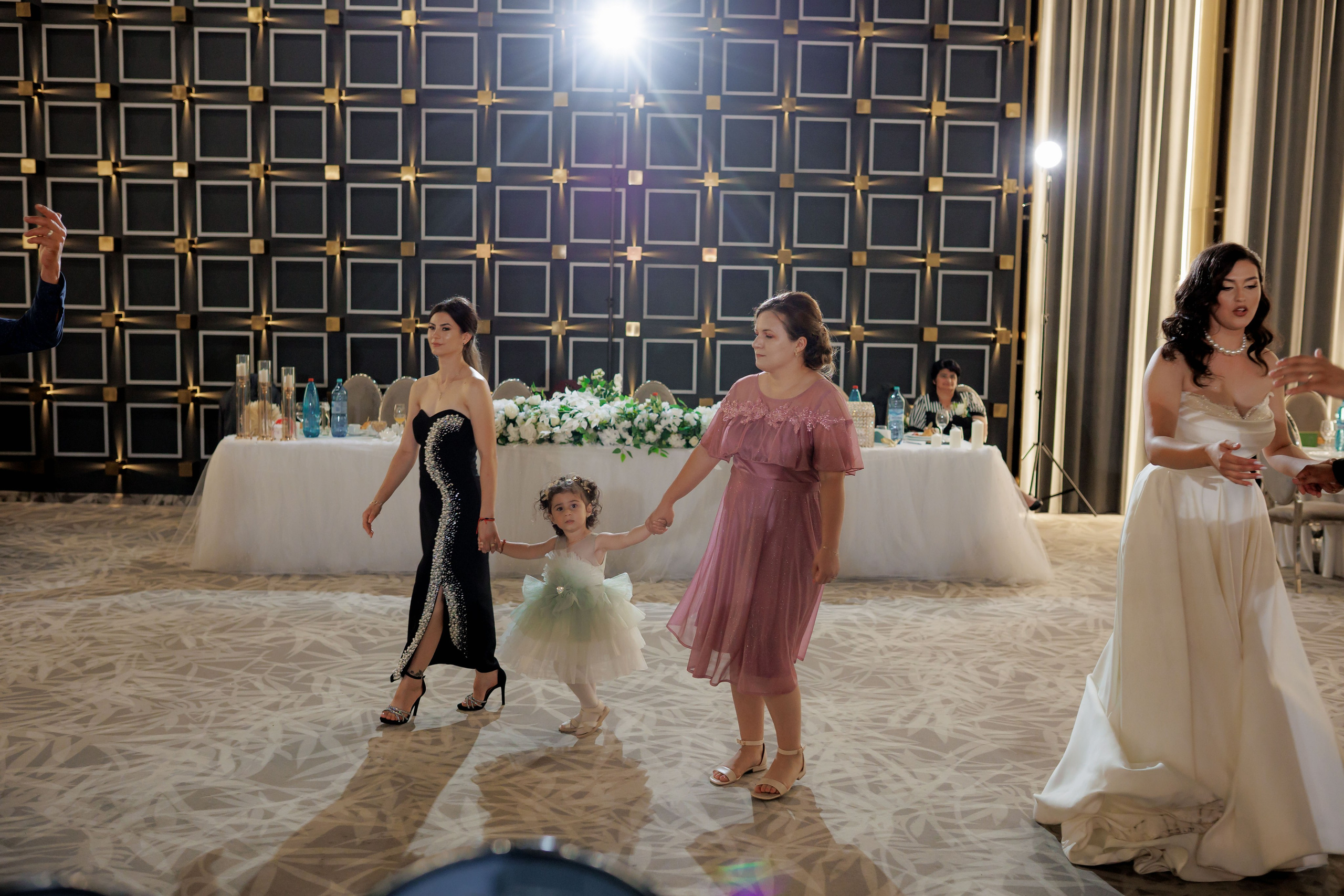 Nunta Nicoleta & Răzvan | Fotografie & Videografie Profesională. Servicii foto-video profesionale, pentru momente de neuitat