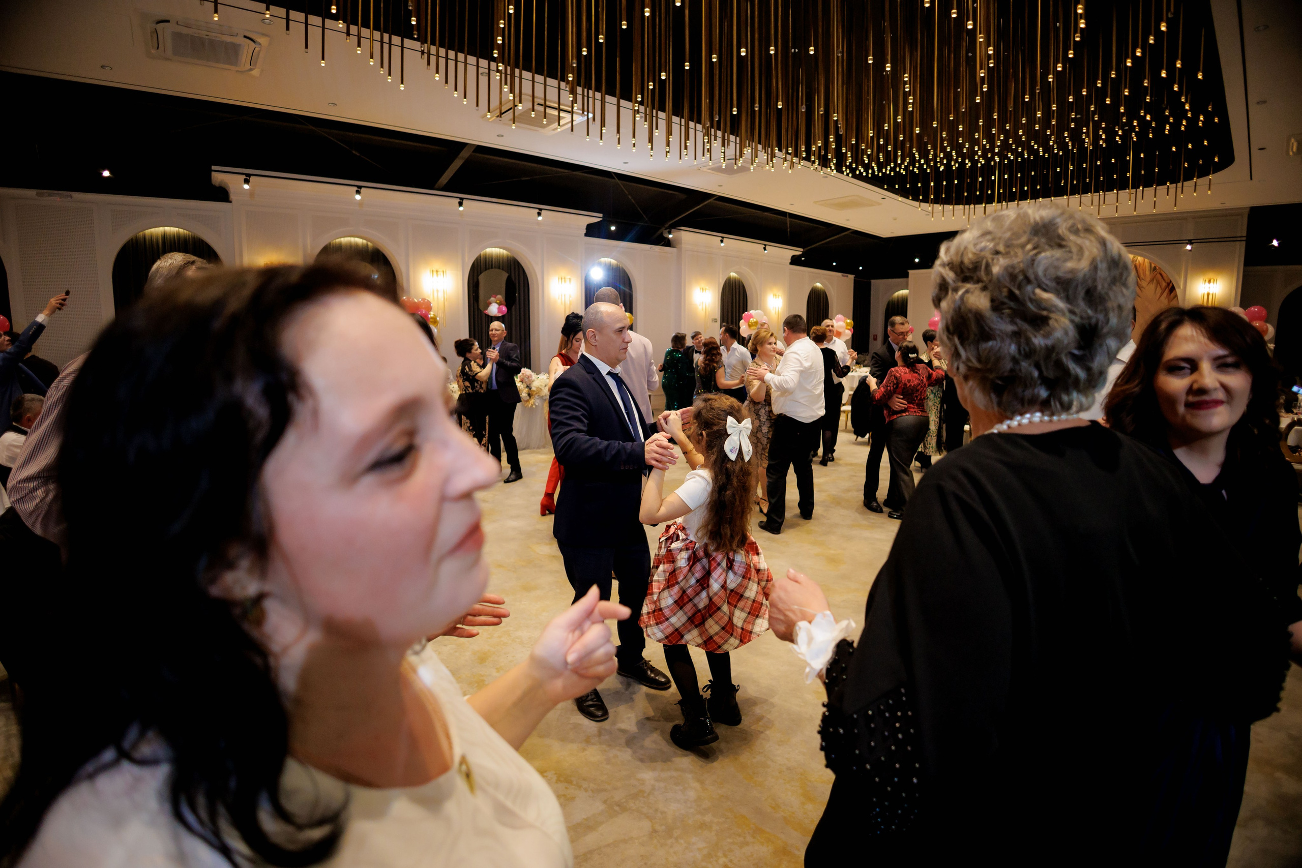 Povestea voastră, regizată de noi |Cristi Turculet Videograf Nuntă Suceava | wedding highlight. Servicii foto-video profesionale, pentru momente de neuitat