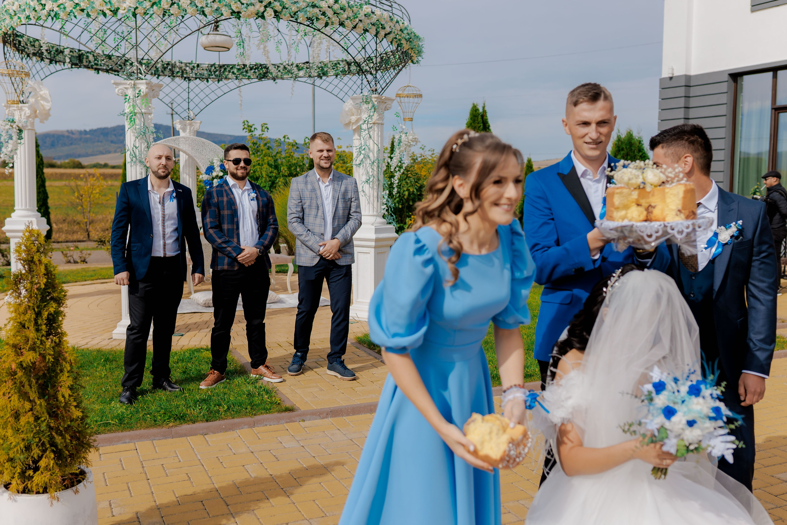 Loredana & Emilian – Ziua Nunții | Videografie - fotografie Botez Suceava, Iași, Botoșani. Servicii foto-video profesionale, pentru momente de neuitat