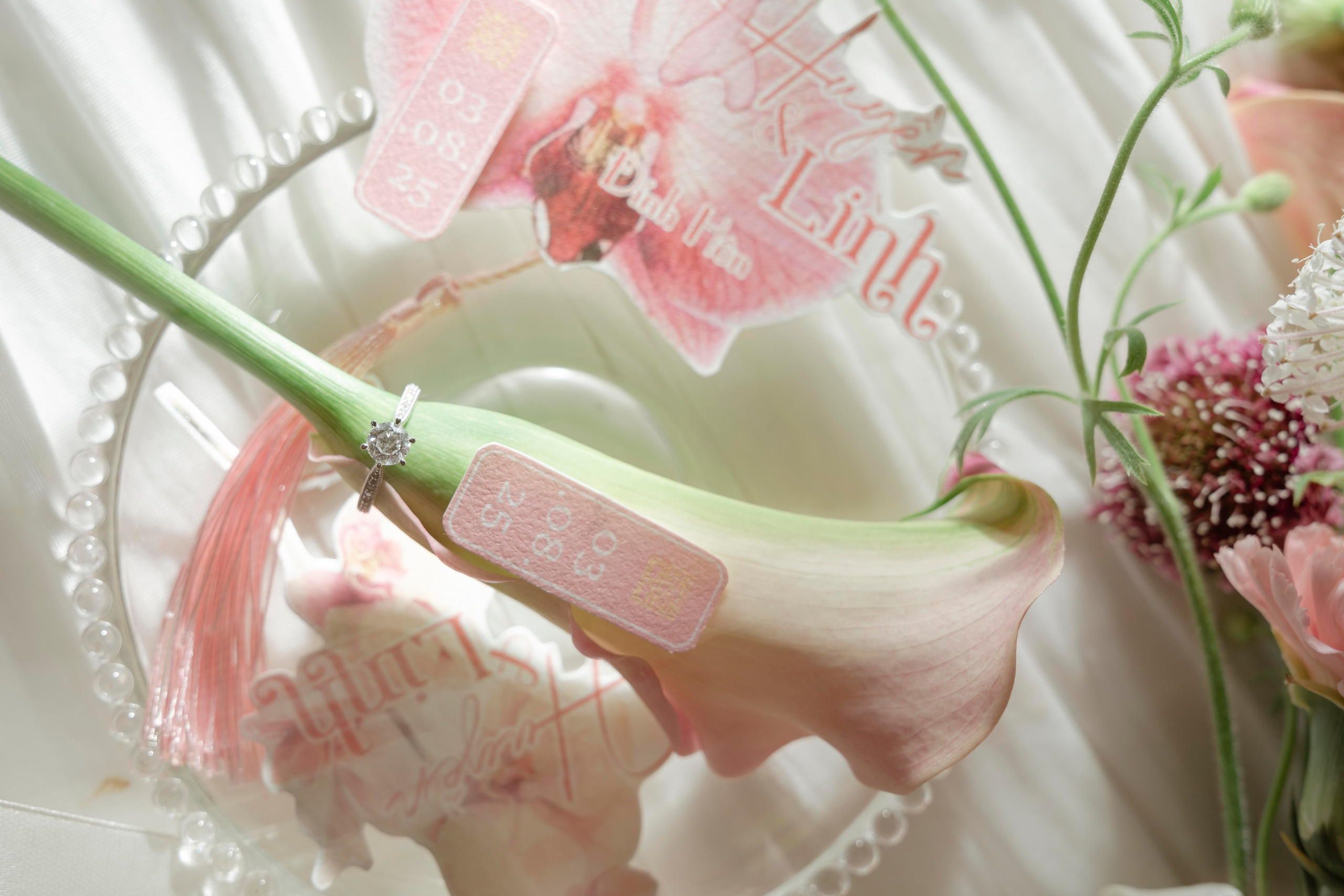 LINH & HUYEN. WEDDING PHOTOGRAPHER IN VIETNAM