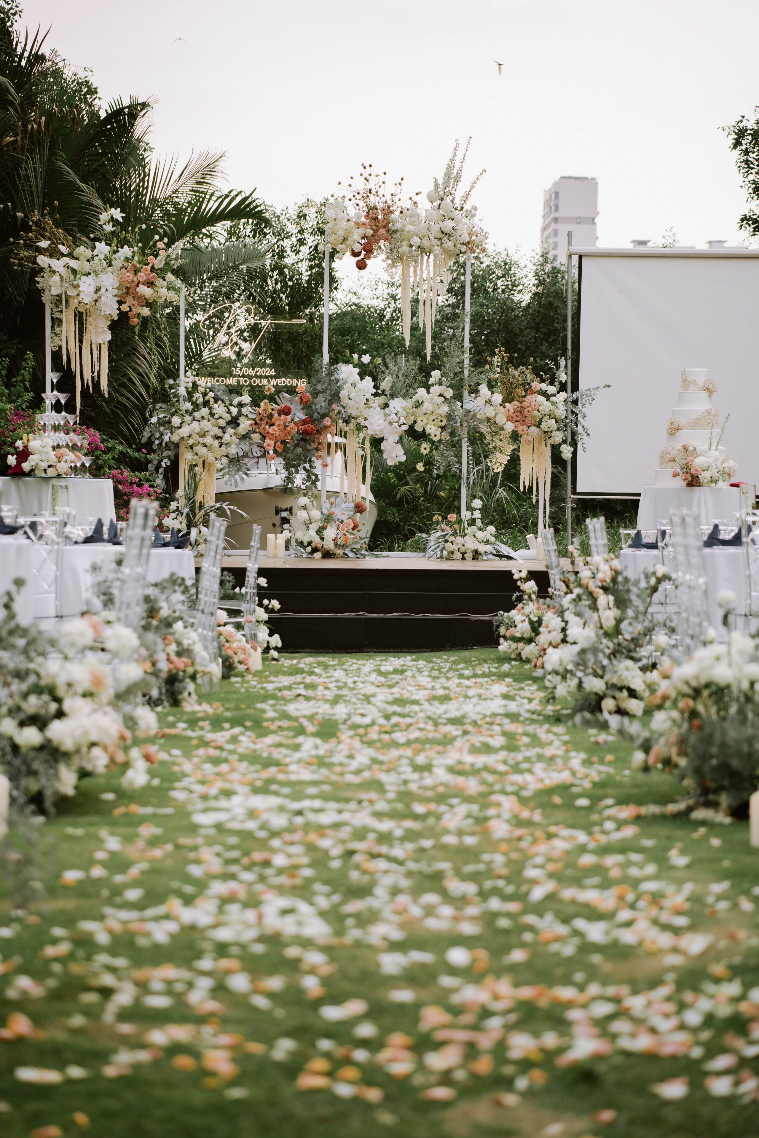 PHAT & TUYET. WEDDING PHOTOGRAPHER IN VIETNAM