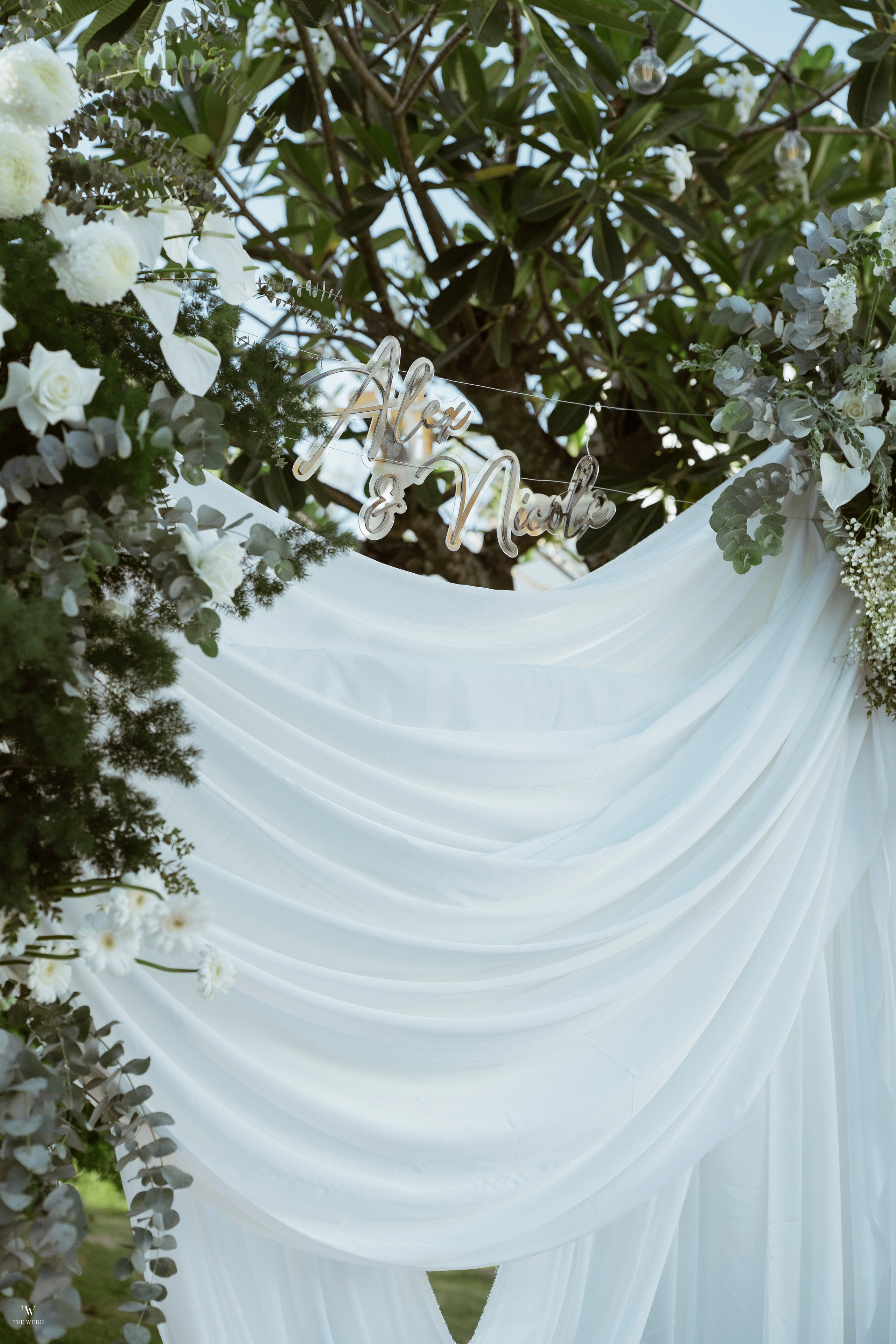 ALEX & NICOLE. WEDDING PHOTOGRAPHER IN VIETNAM