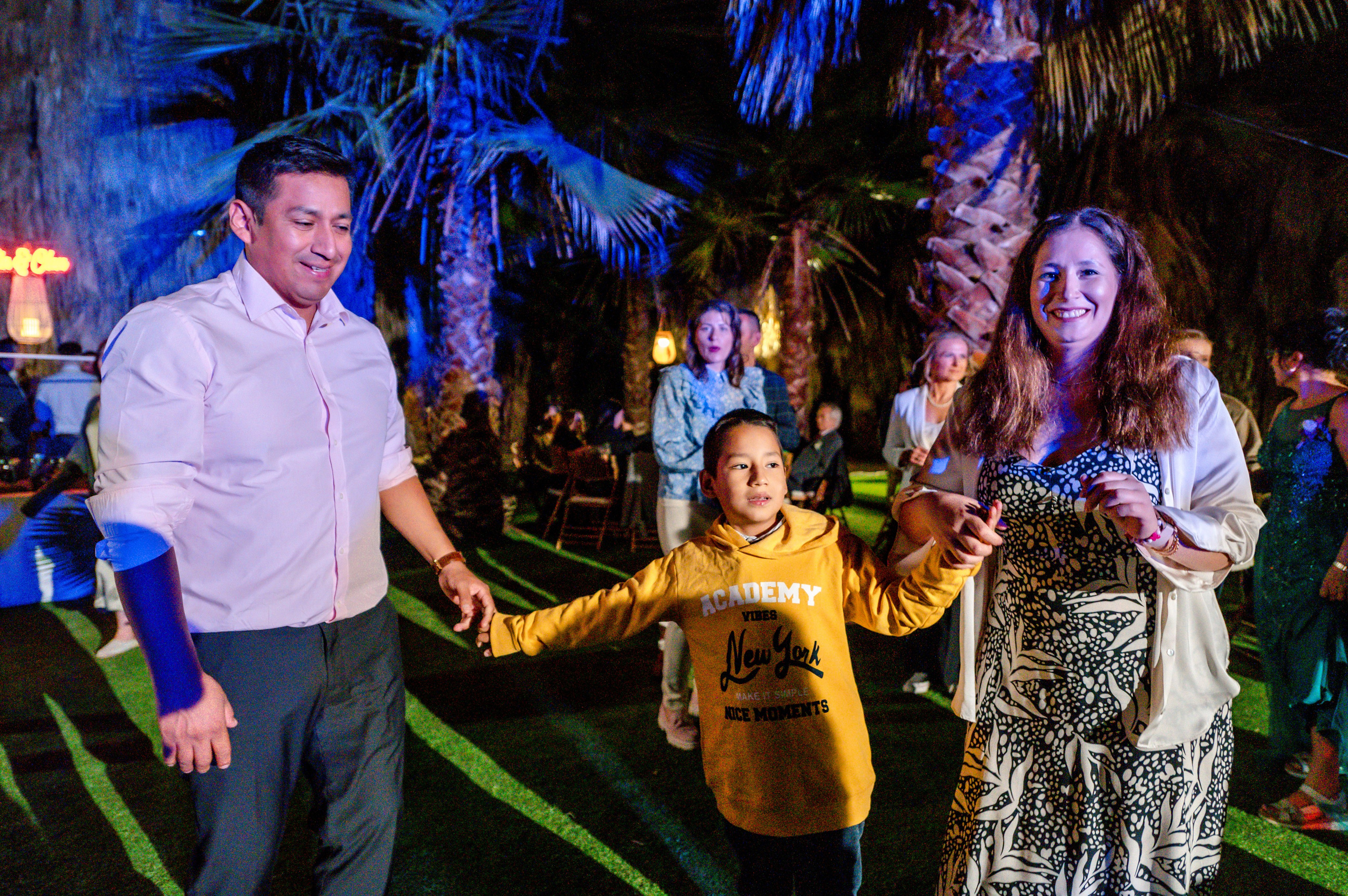 BYZO MEDIA. PETRU BYZO - family and children photographer in ROMANIA