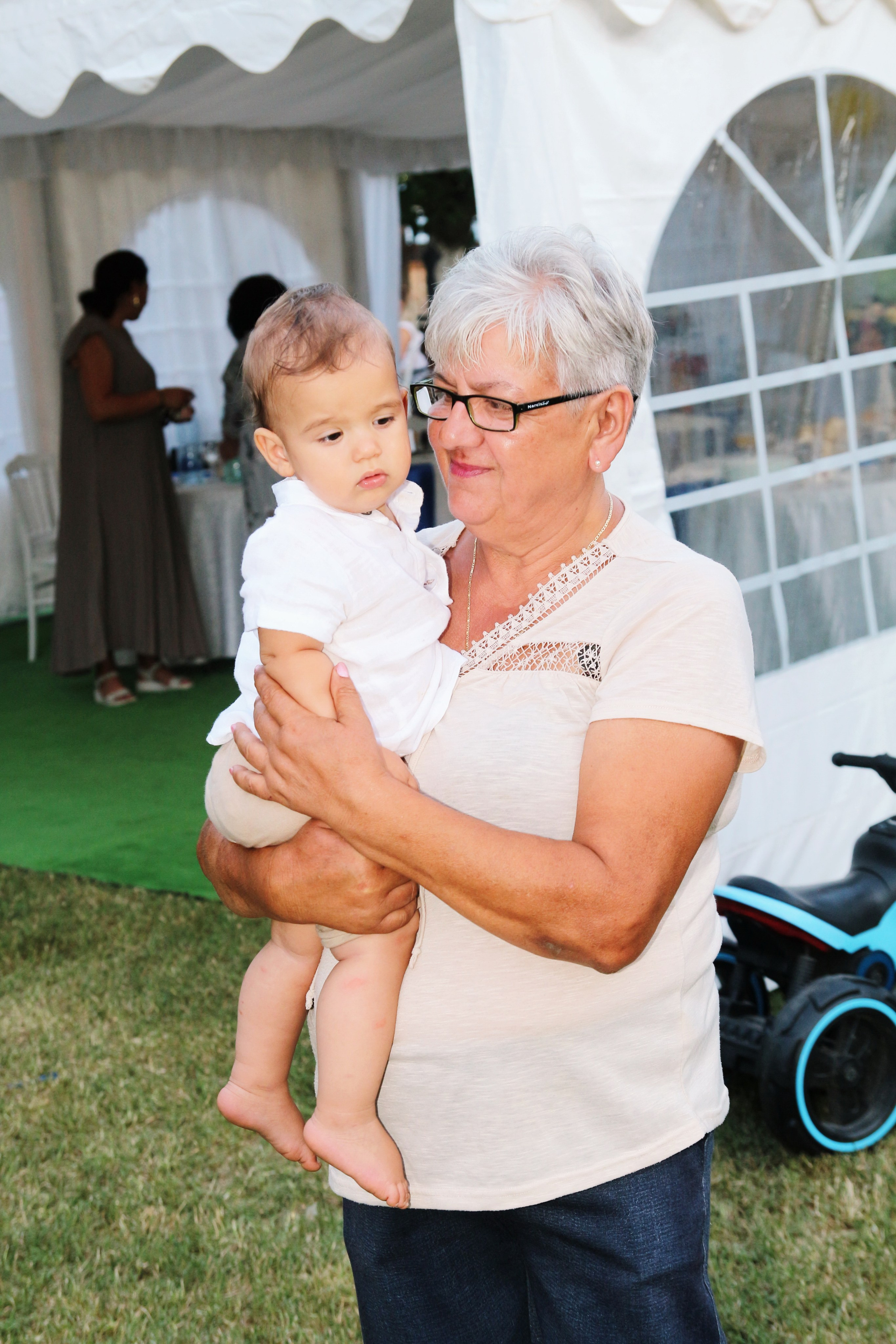 BYZO MEDIA. PETRU BYZO - family and children photographer in ROMANIA