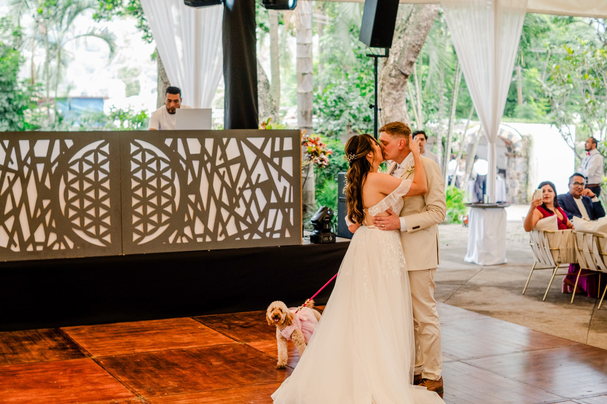 Abril & Dylan / Morelos. Wedding and family photographer in Mexico City