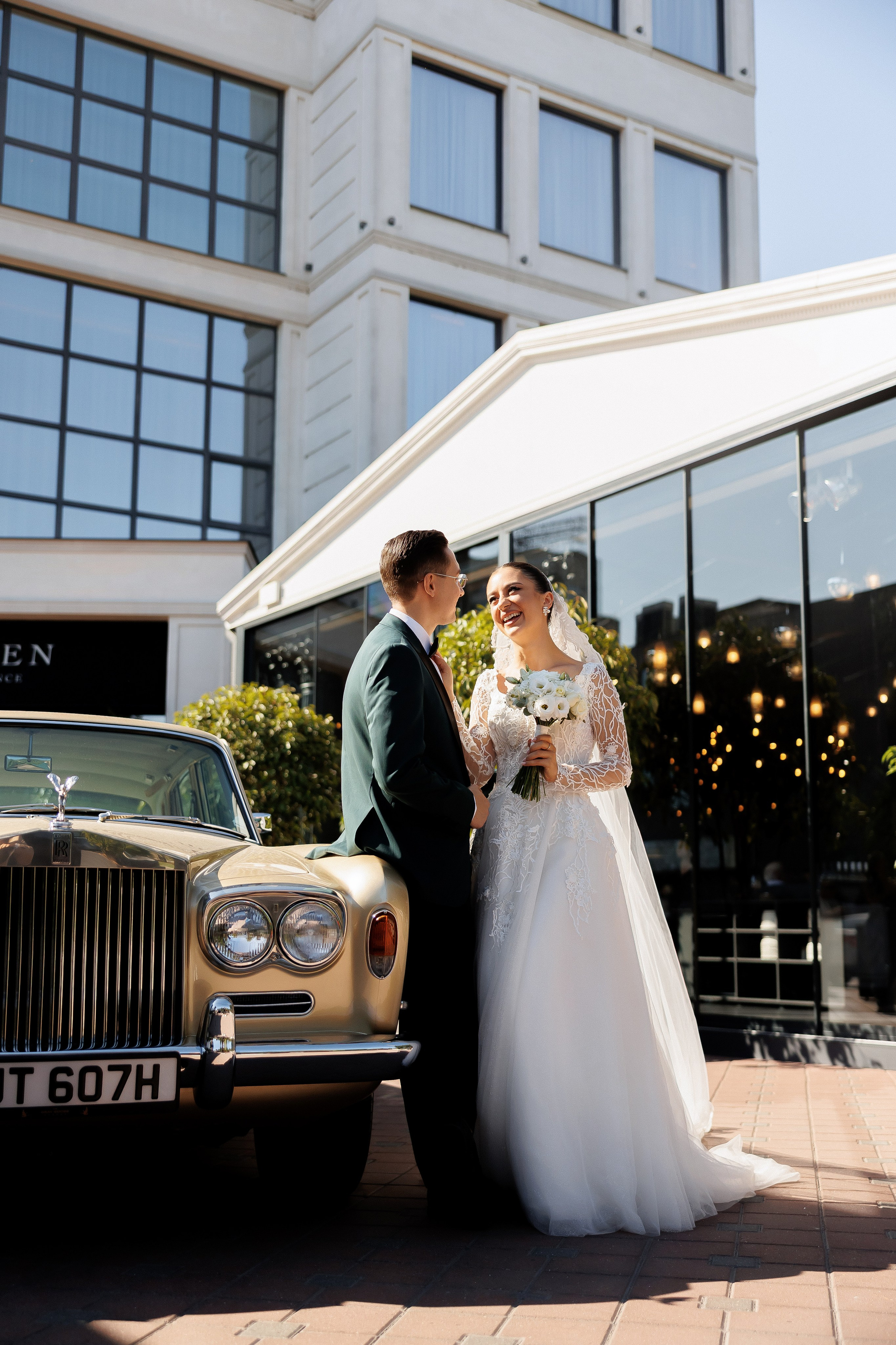 Serghei & Erica — Queen Residence. Servicii Foto și Video 067188353