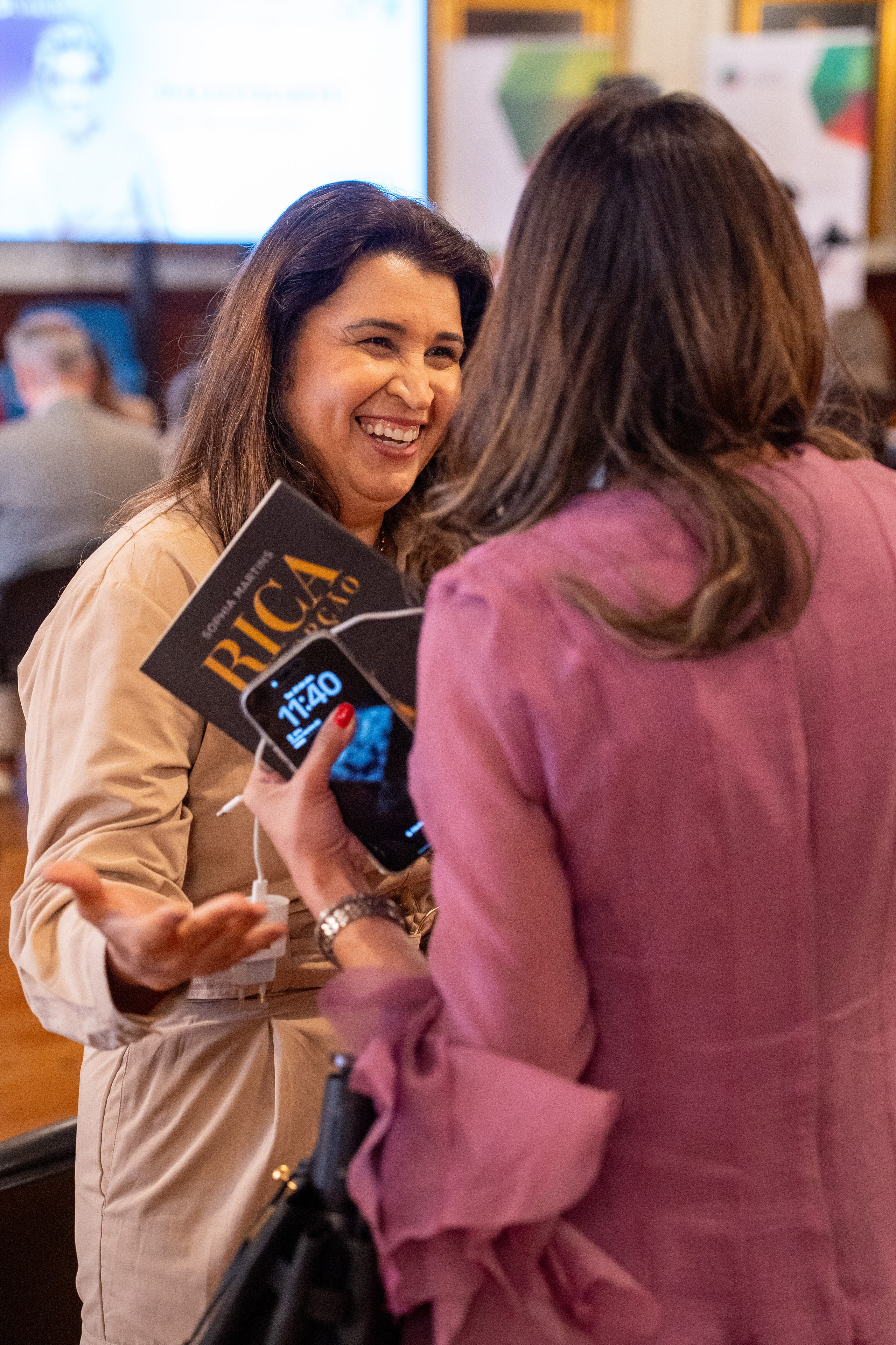 Evento — Mulheres de Negócios de Língua Portuguesa. Frames by Giovani Braga