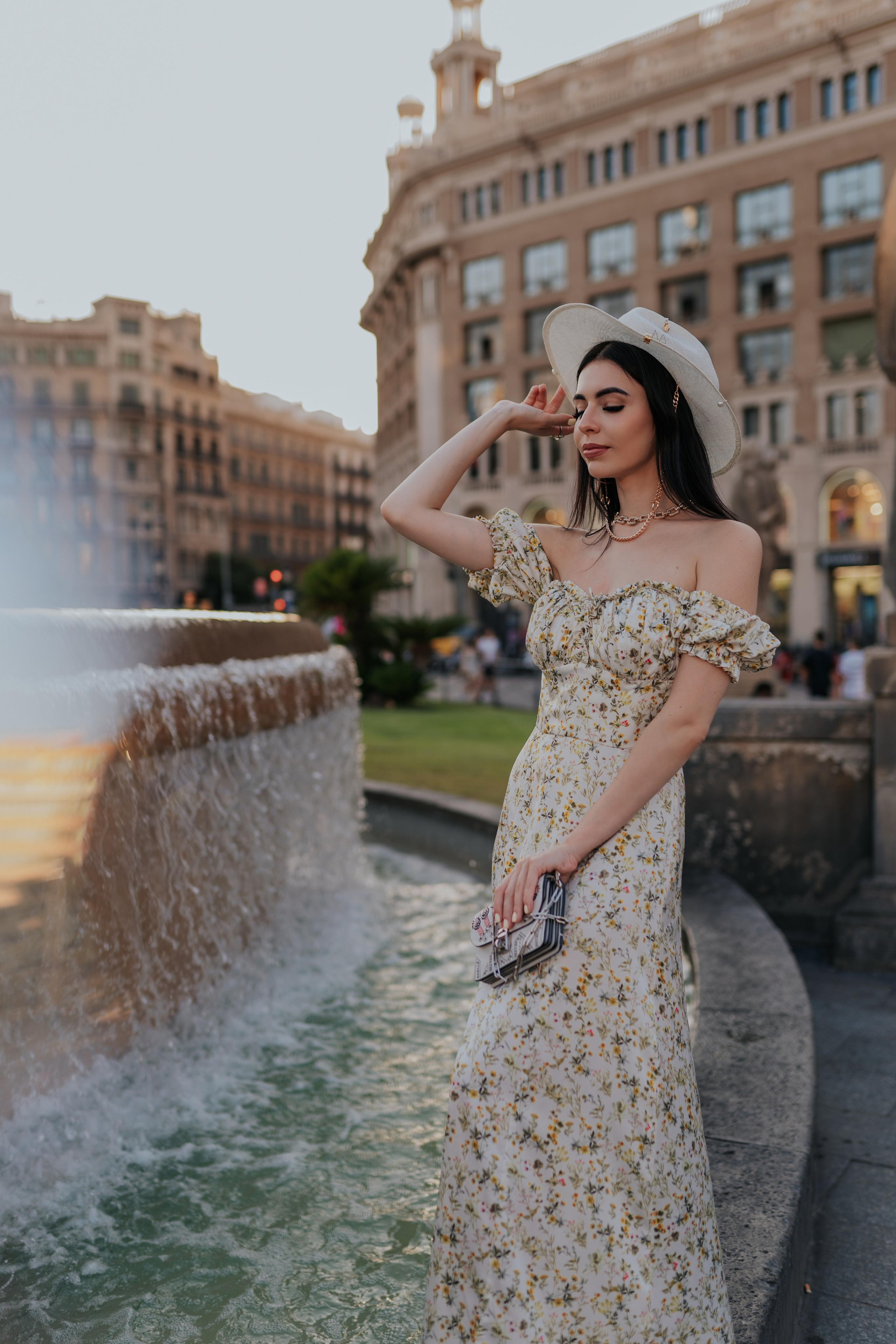 Bloger Barcelona photoshoot. DiaFoto — Wow Photographer in Barcelona | Premium Barcelona Photoshoot Experience