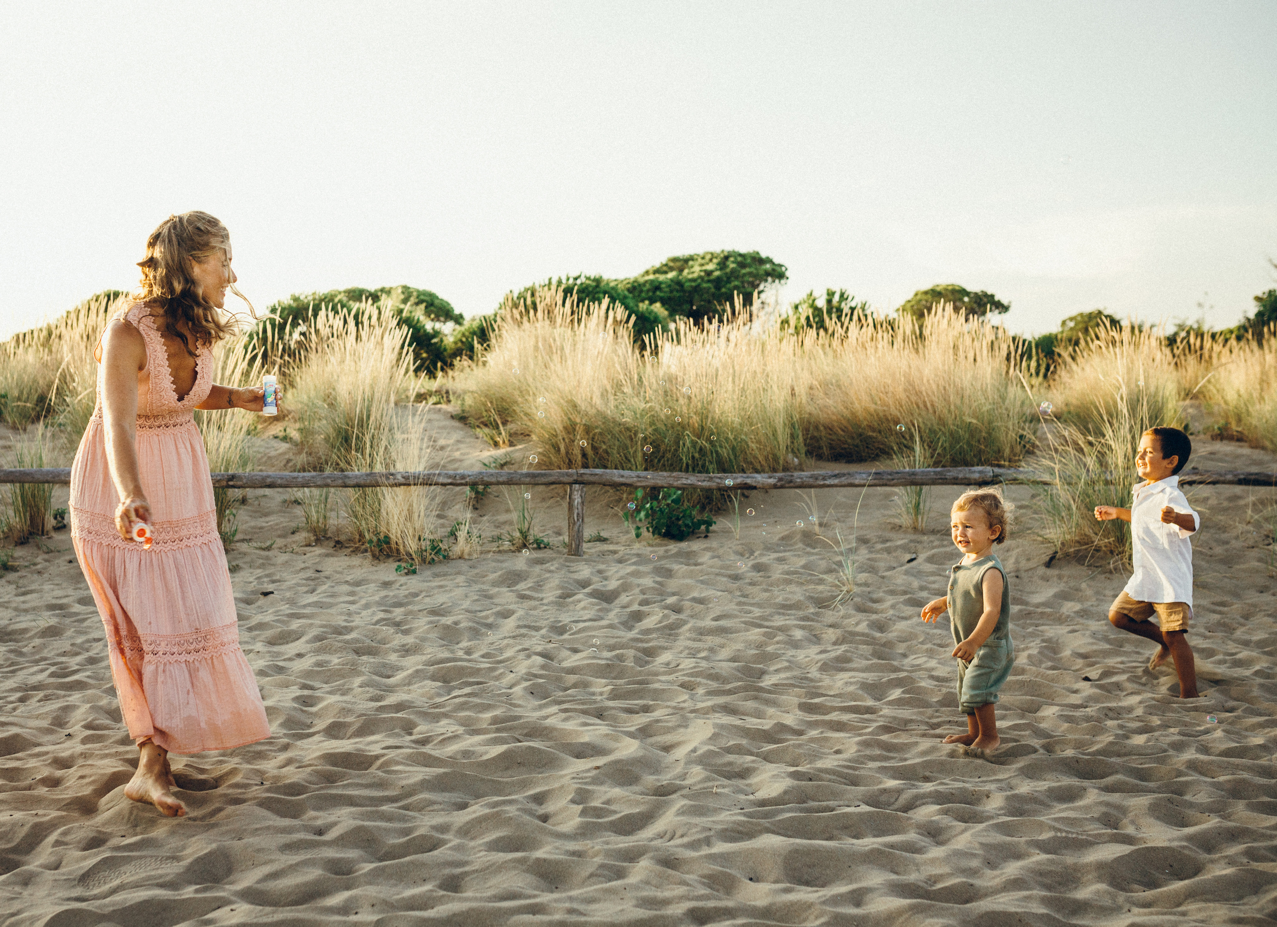 Family story on the beach. Фотограф в Венеции