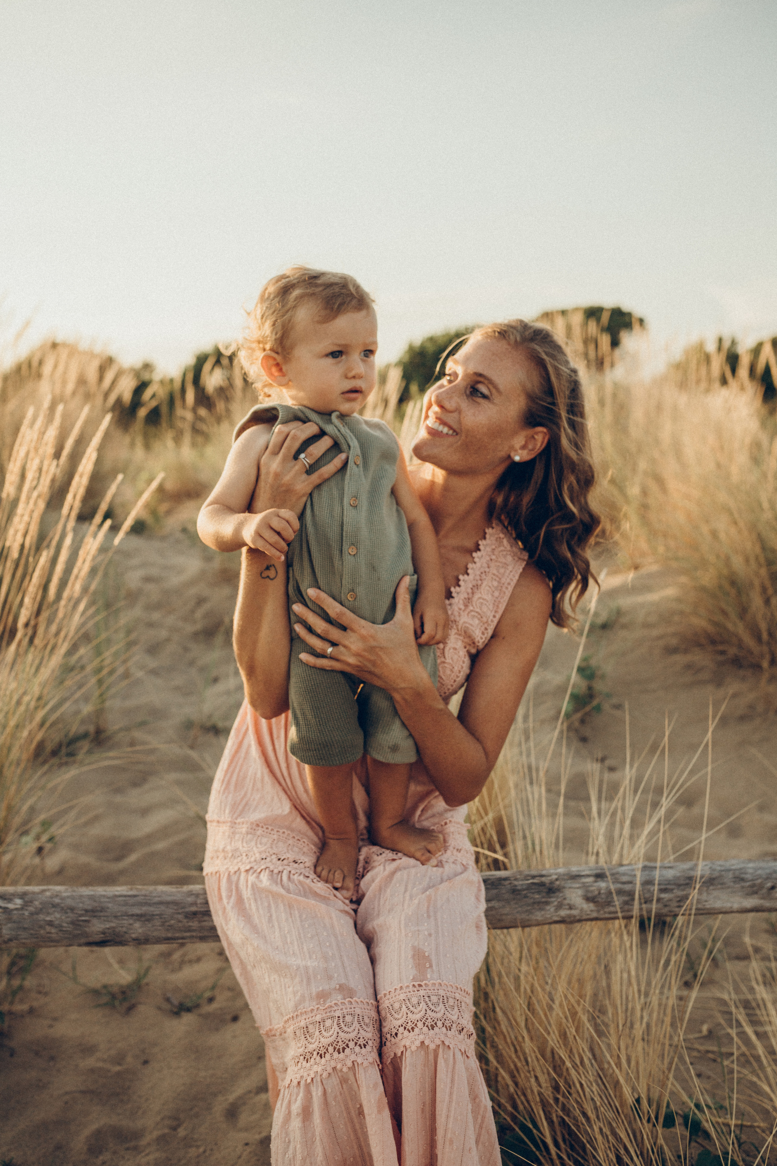 Family story on the beach. Фотограф в Венеции