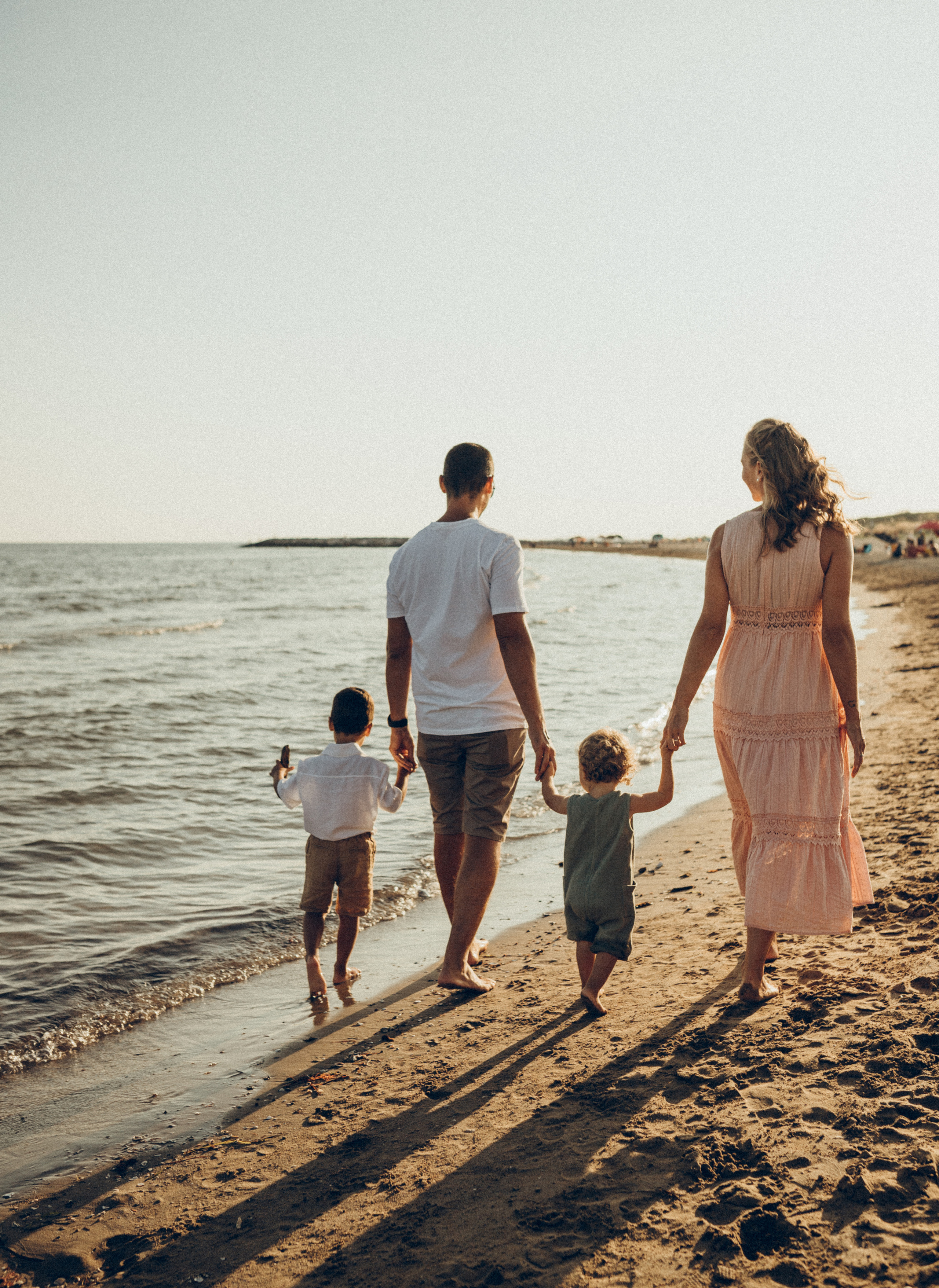 Family story on the beach. Фотограф в Венеции