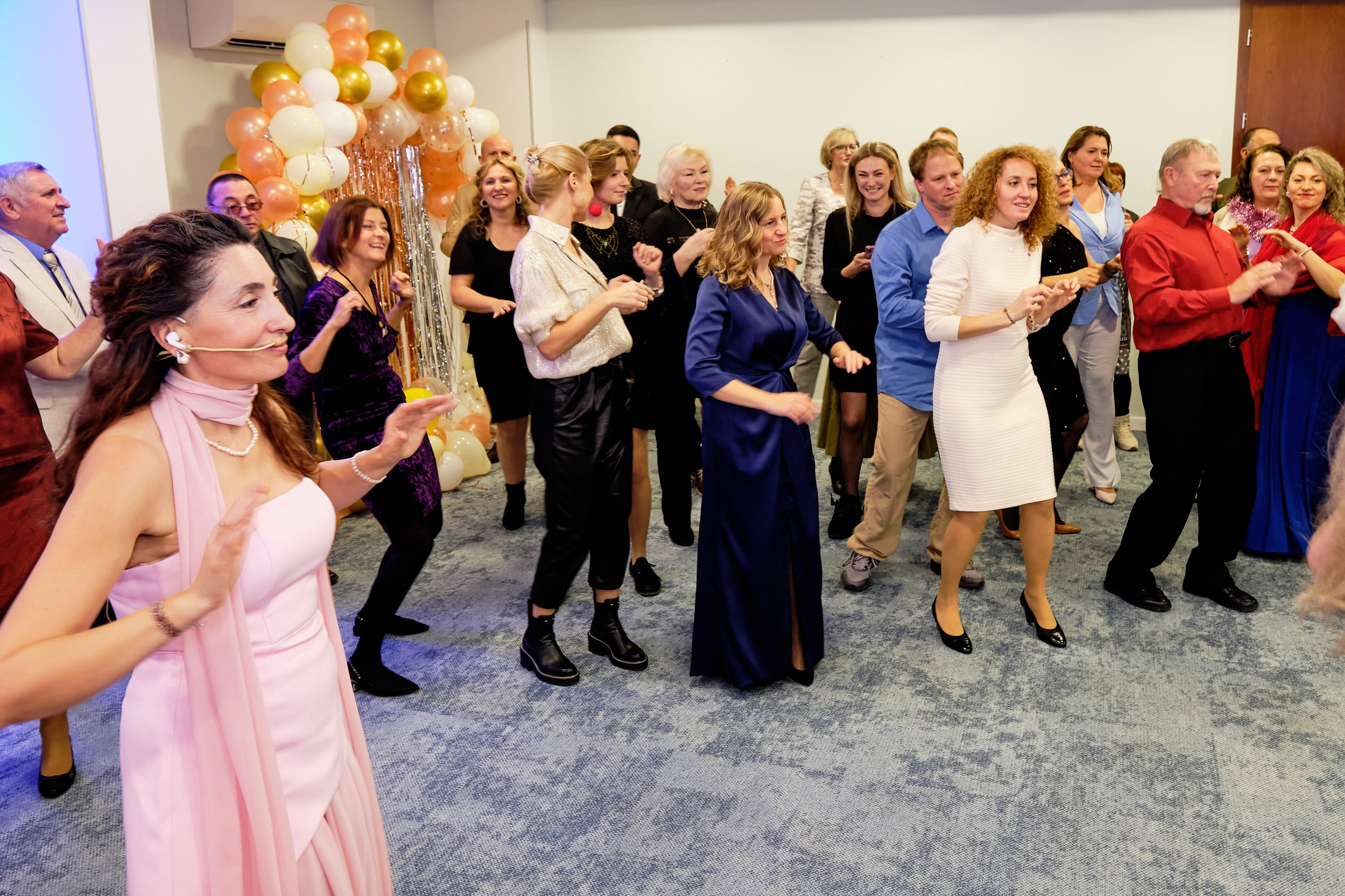 Фоторепортаж з благодійного Новорічного балу у Чорногорії. Портретний фотограф Альона Новгородцева