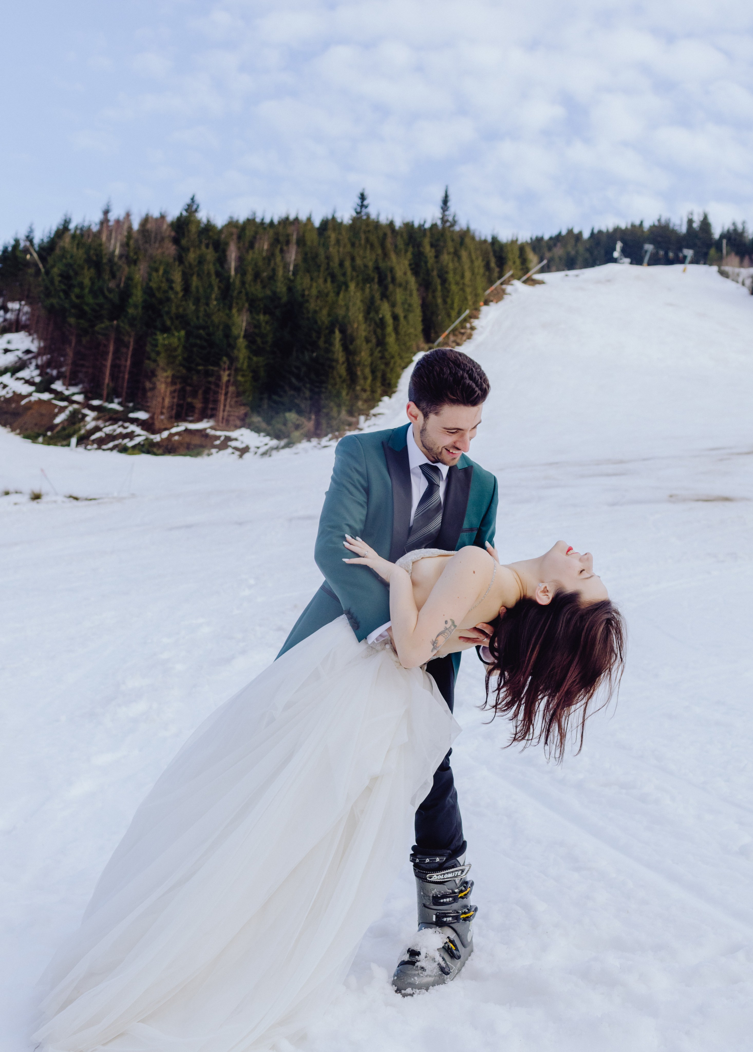 Andrei & Roxana. Wedding & couple photographer from Romania Rut Vetan