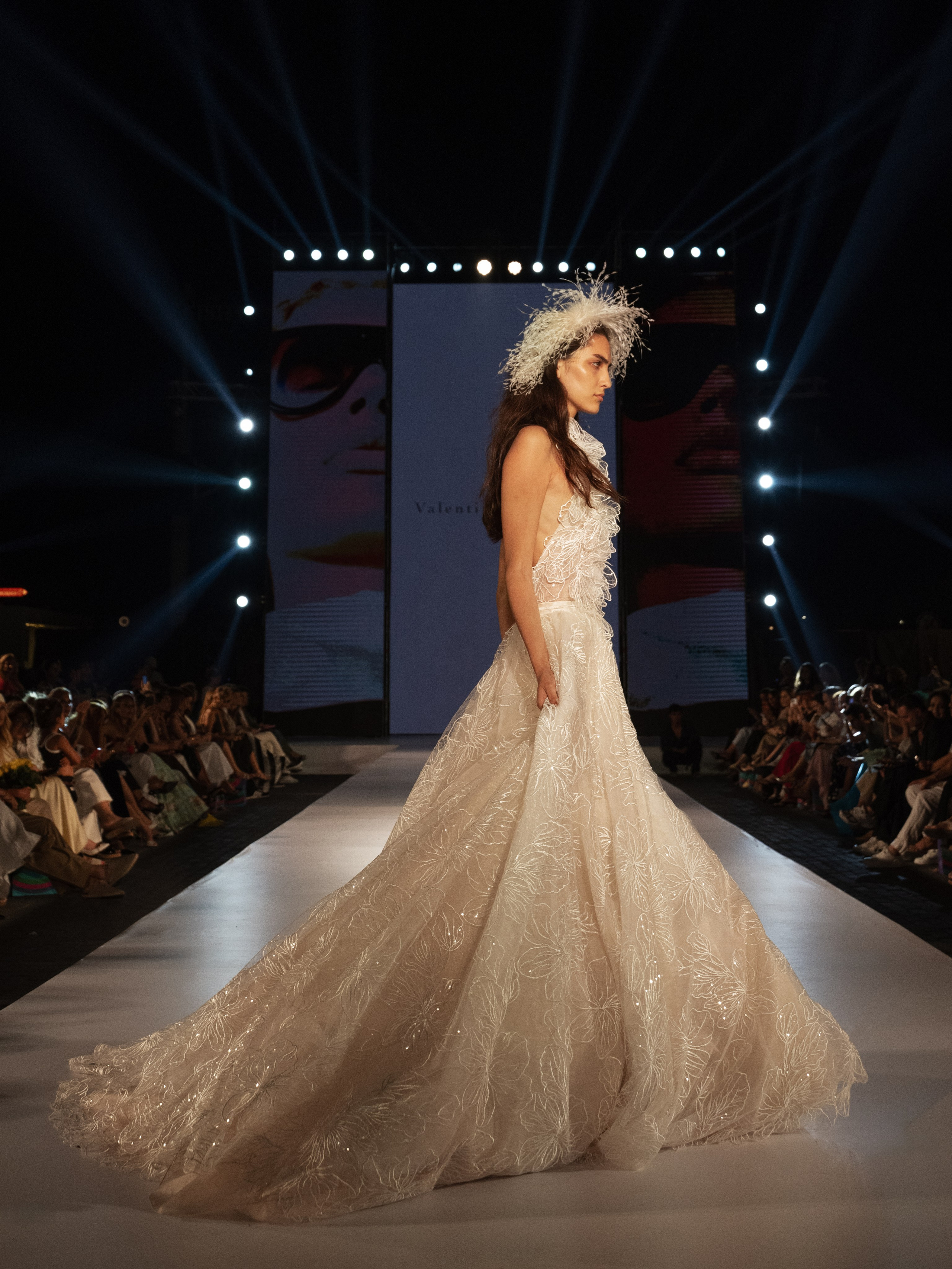 Valentin Yudashkin x AFW 2026. Фотограф Баку Тбилиси