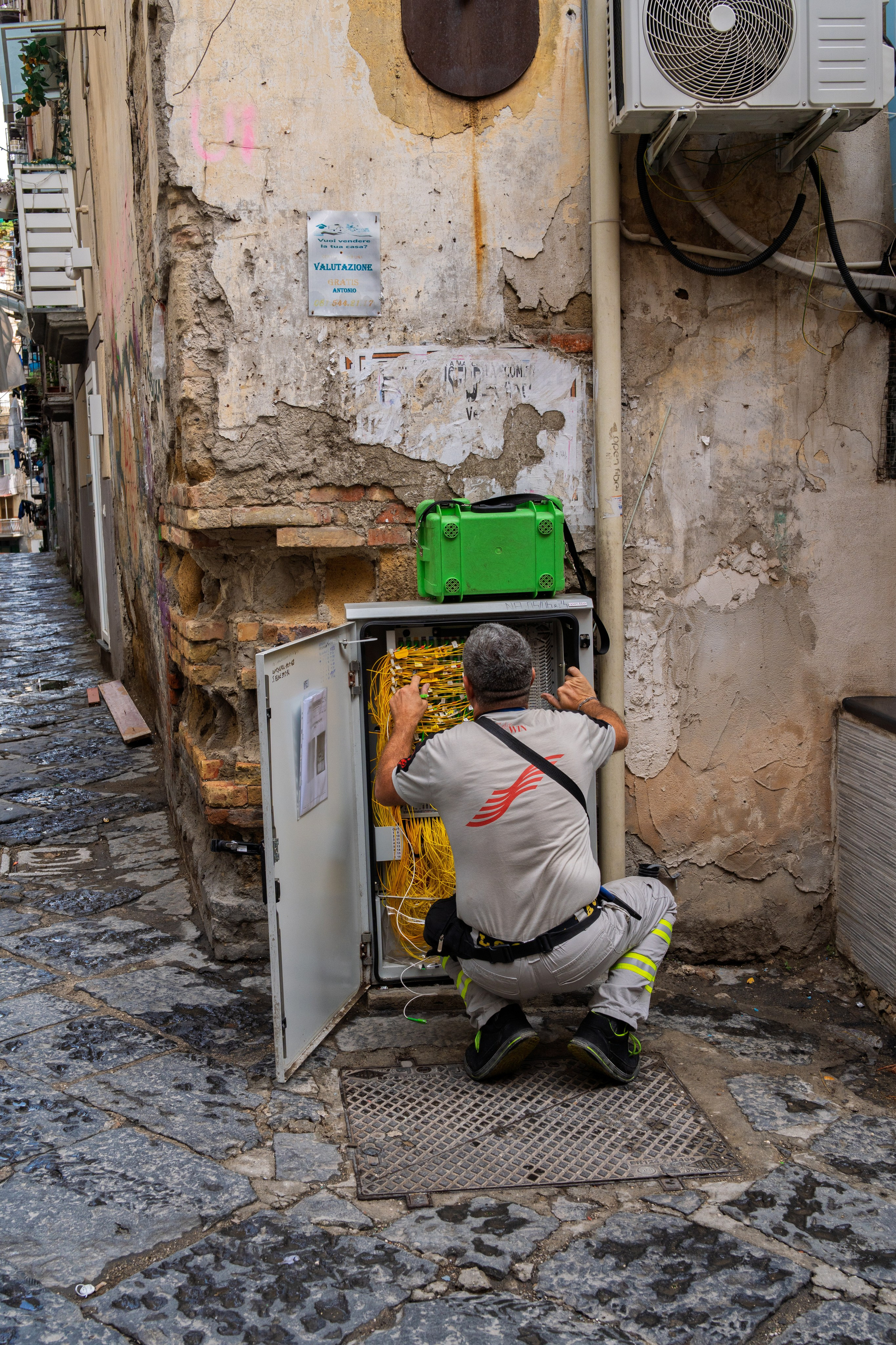 Streets of Naples. URBANSTREETFILES.ART